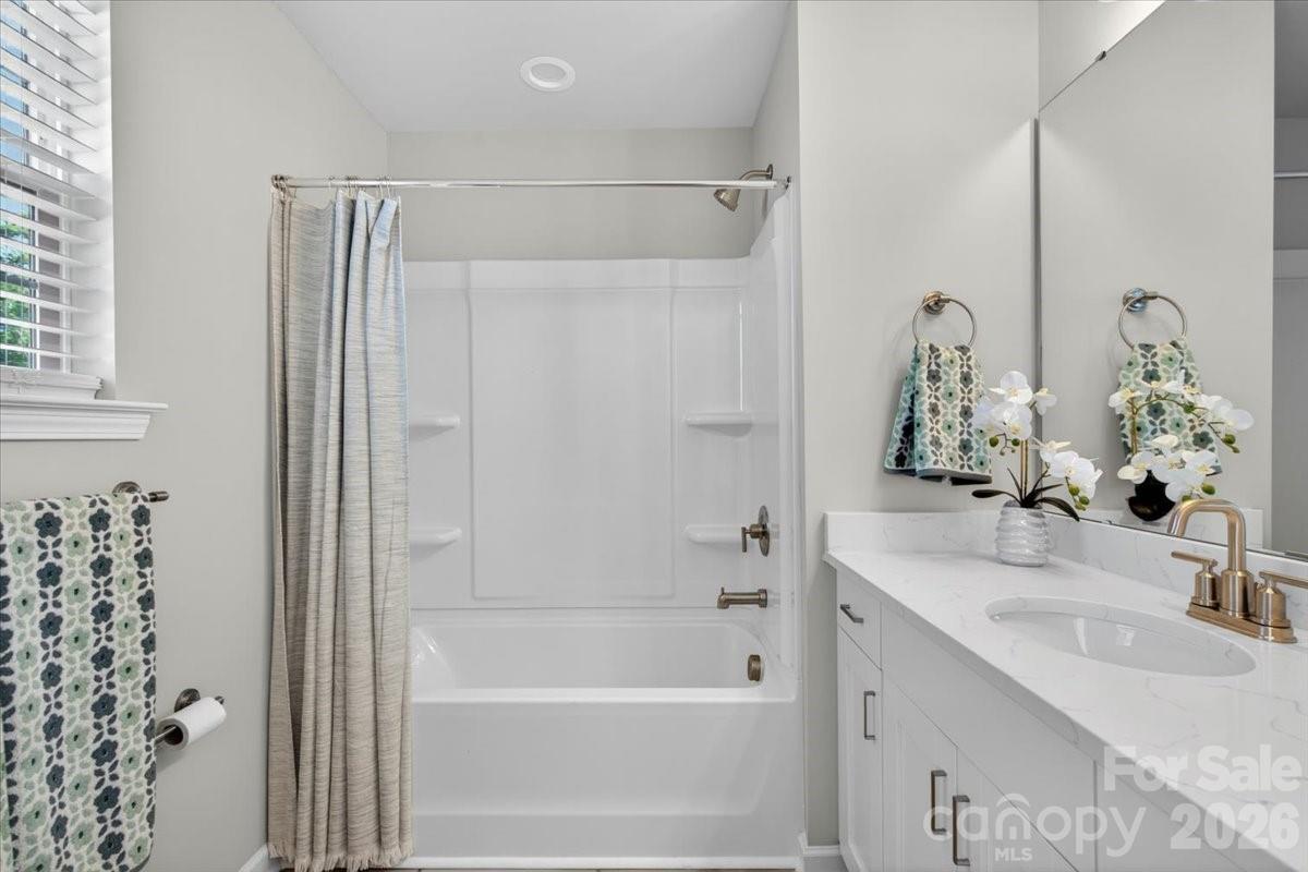 344 Lincoln Street D Property Photo 20