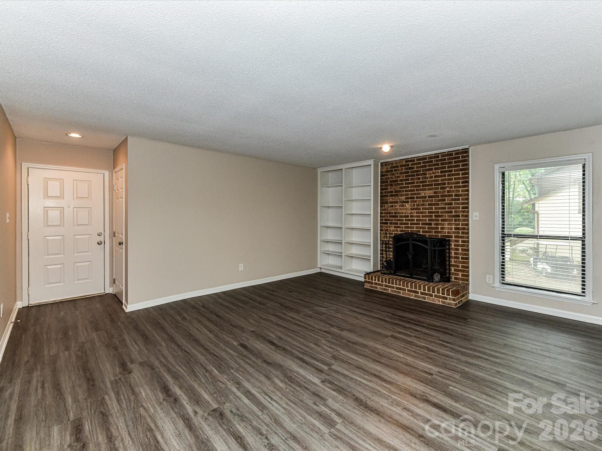 7304 Winery Lane Property Photo 5