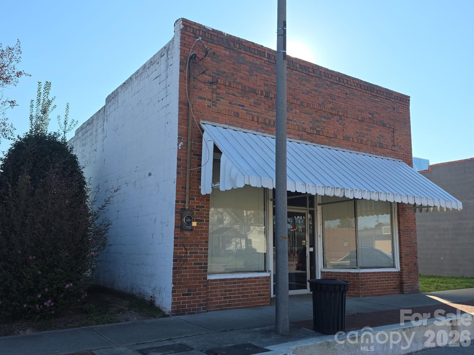 122 N Maple Street Property Photo 1
