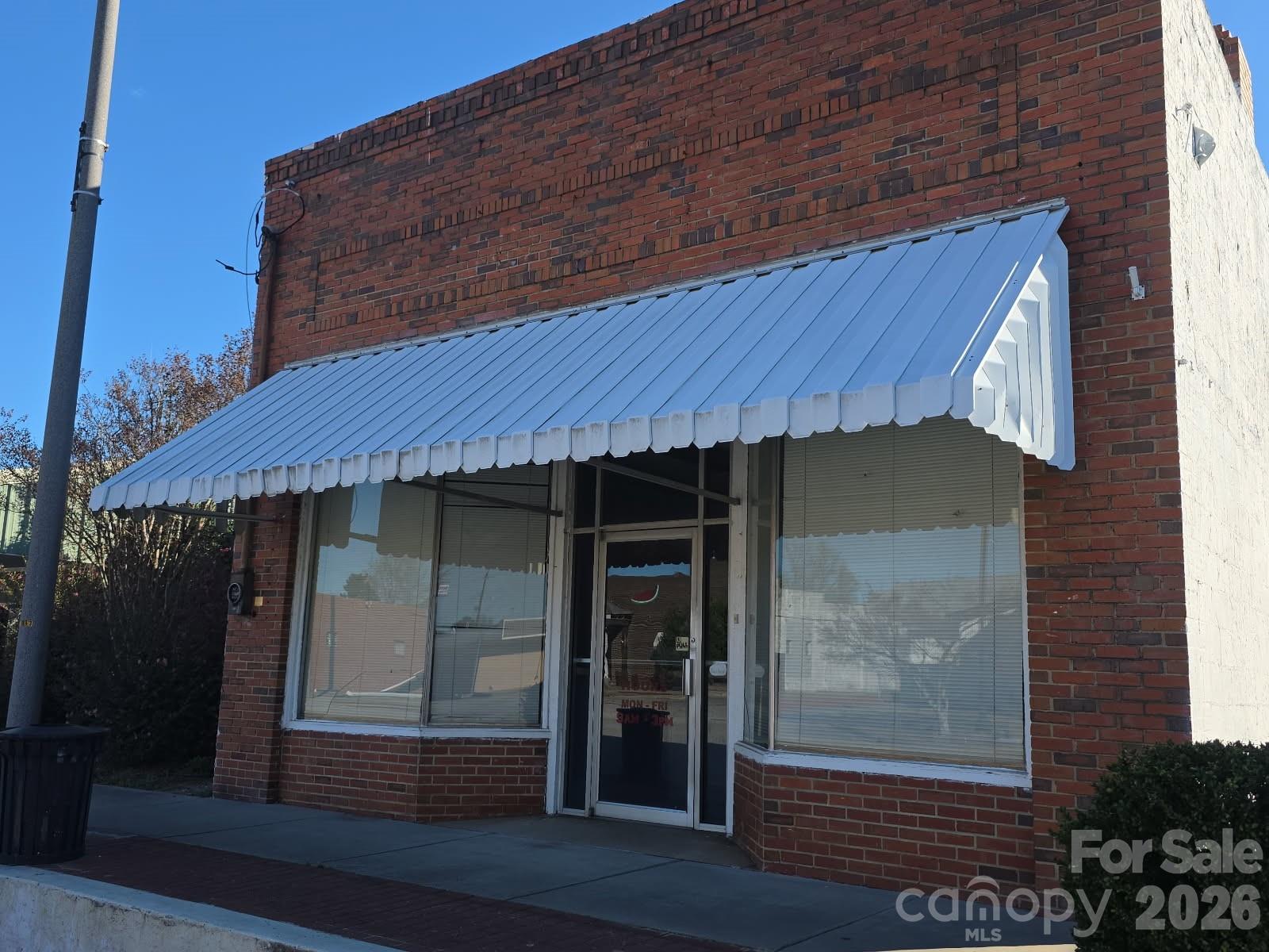 122 N Maple Street Property Photo 2