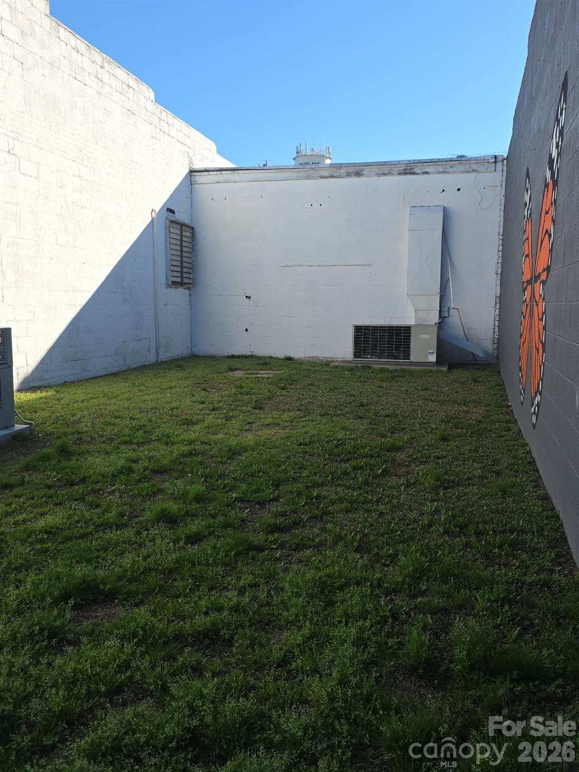 122 N Maple Street Property Photo 4