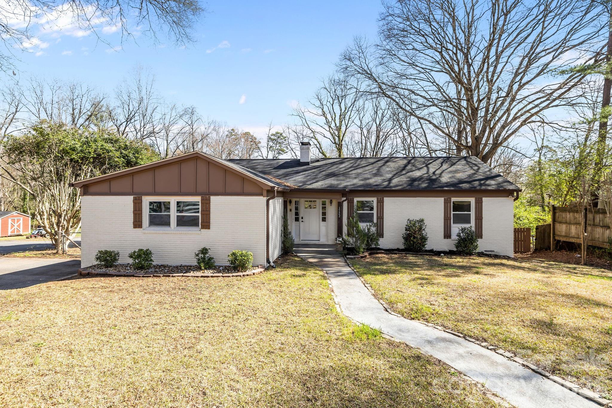1722 Hartford Drive Property Photo 2
