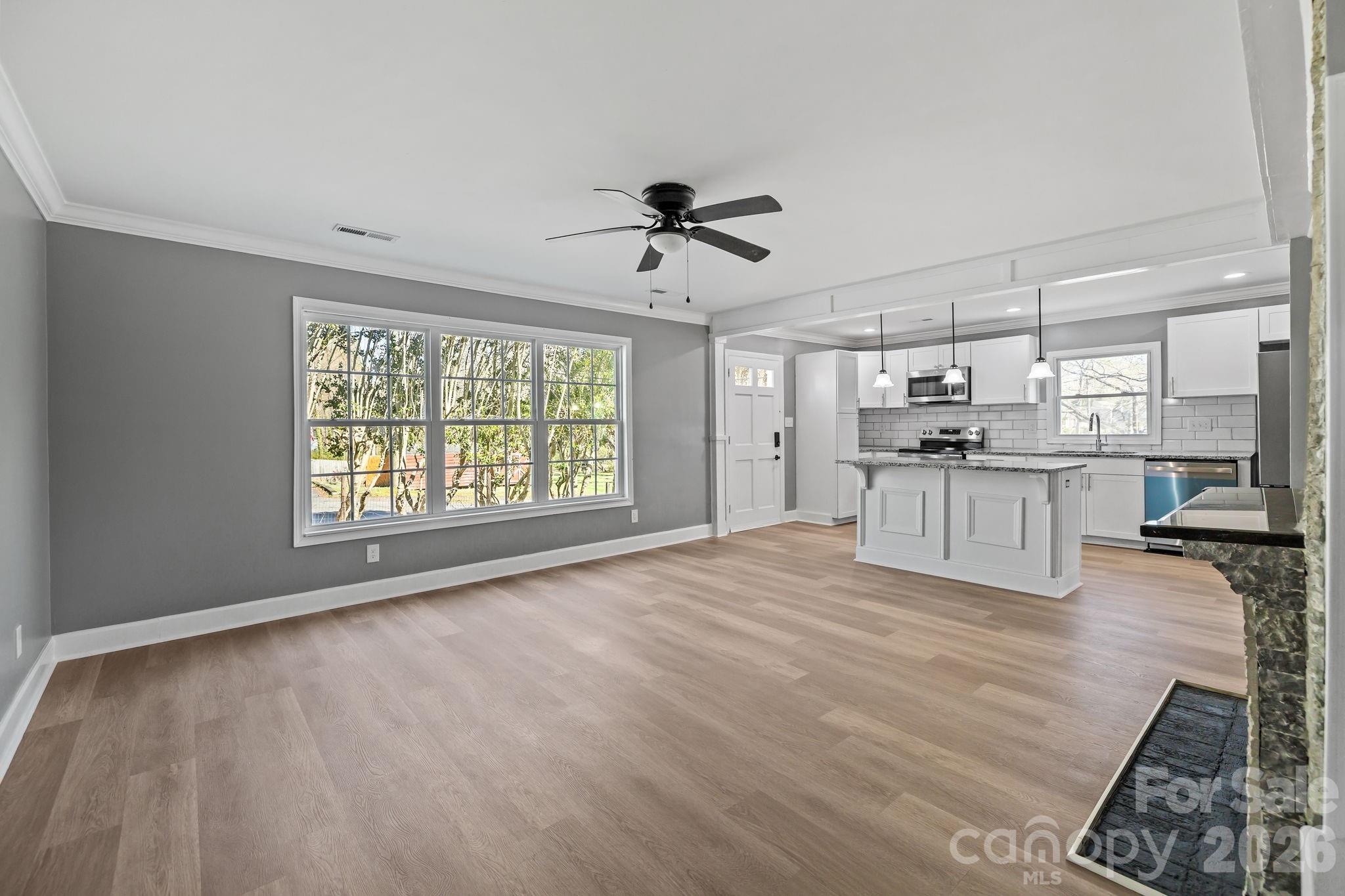 1722 Hartford Drive Property Photo 3