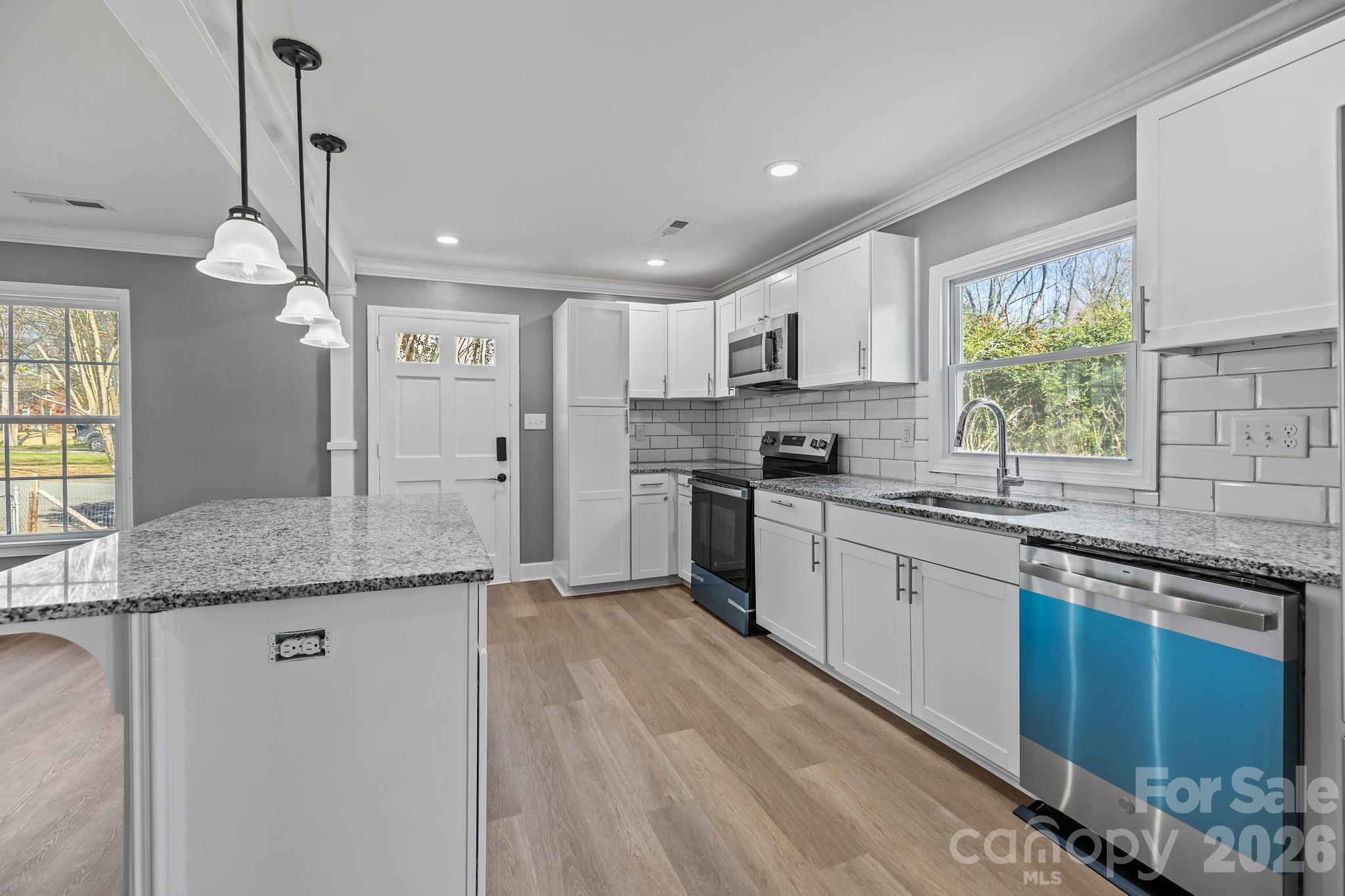 1722 Hartford Drive Property Photo 8