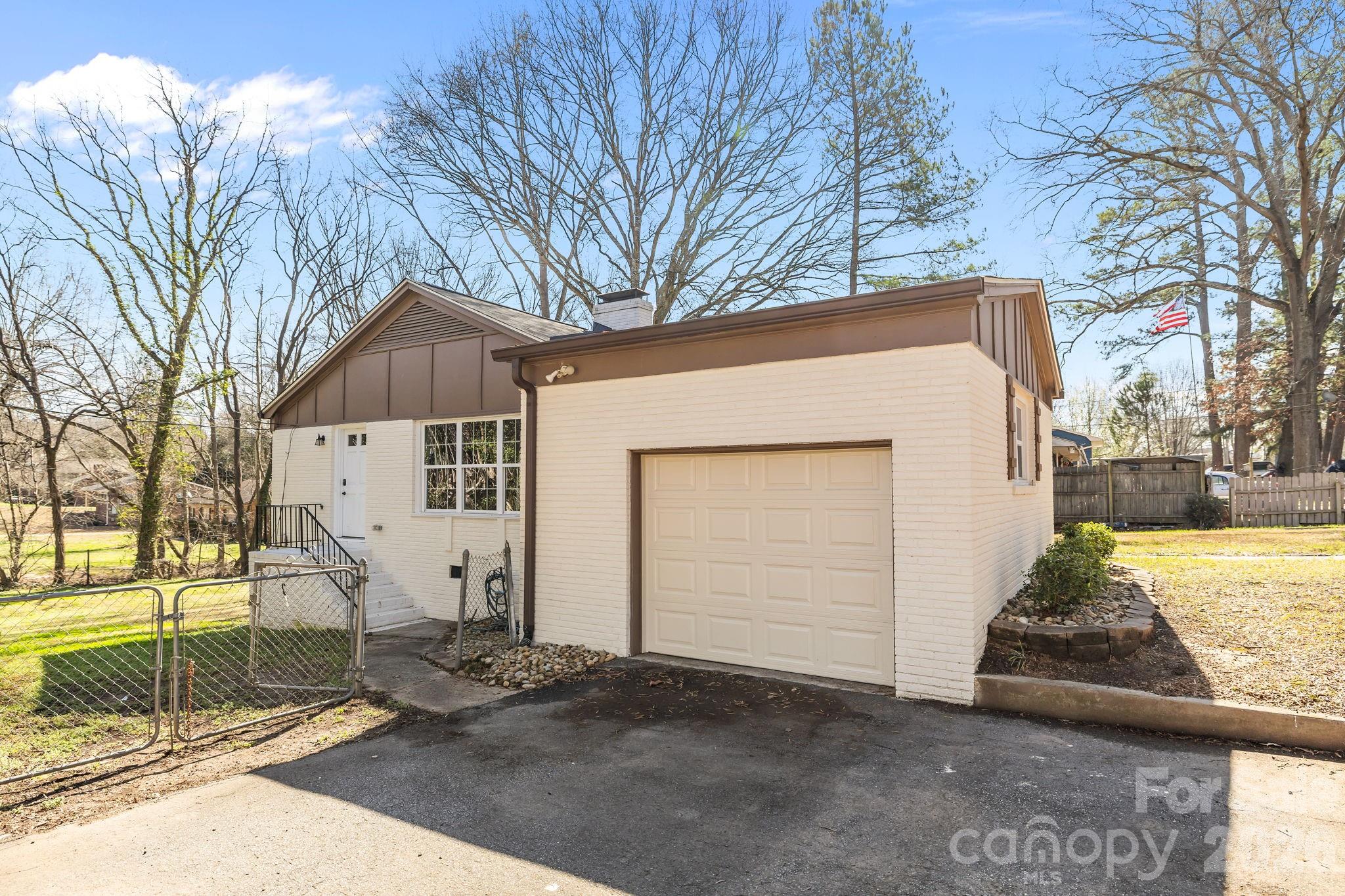 1722 Hartford Drive Property Photo 27