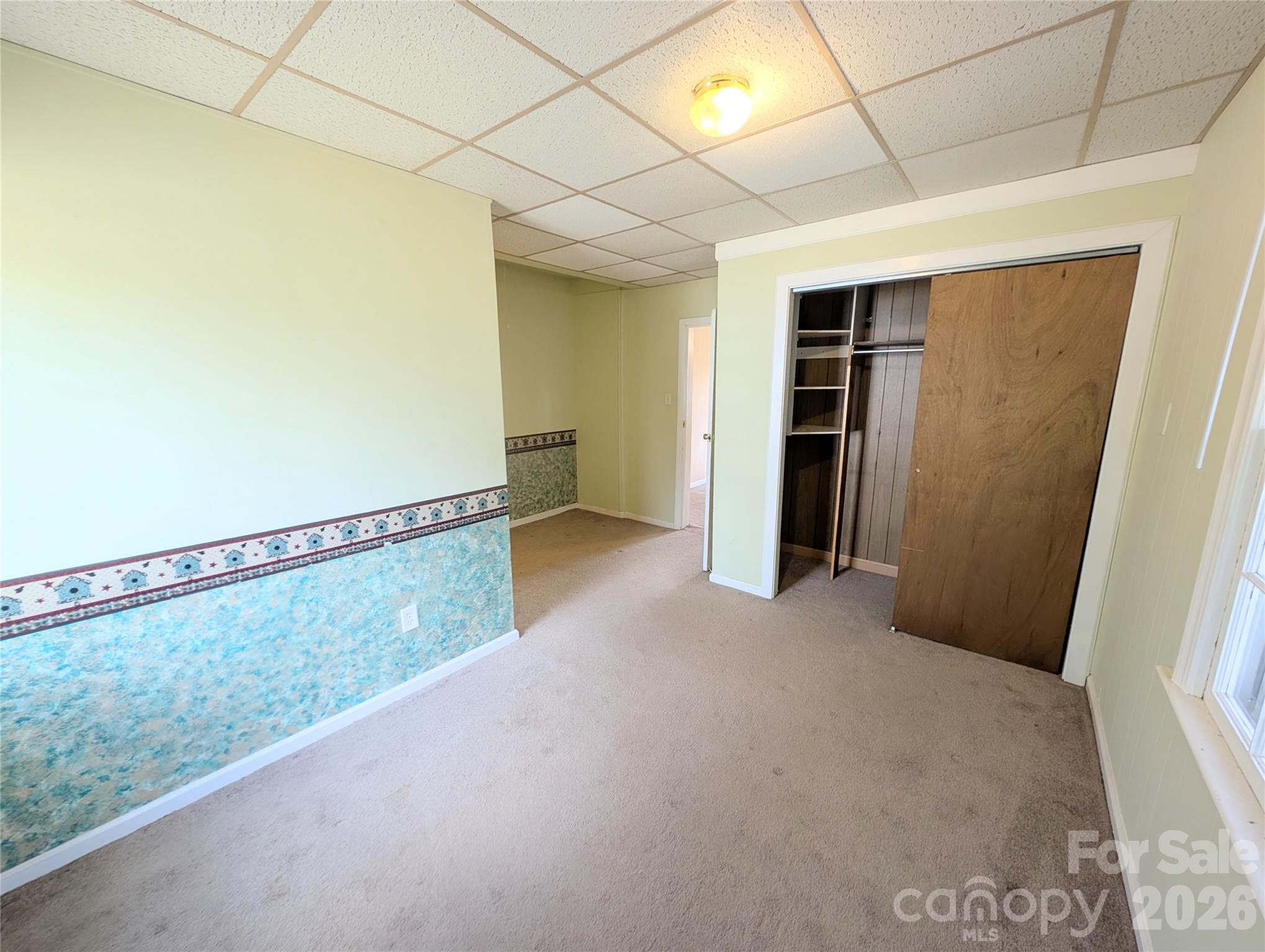633 S Eastway Drive Property Photo 13