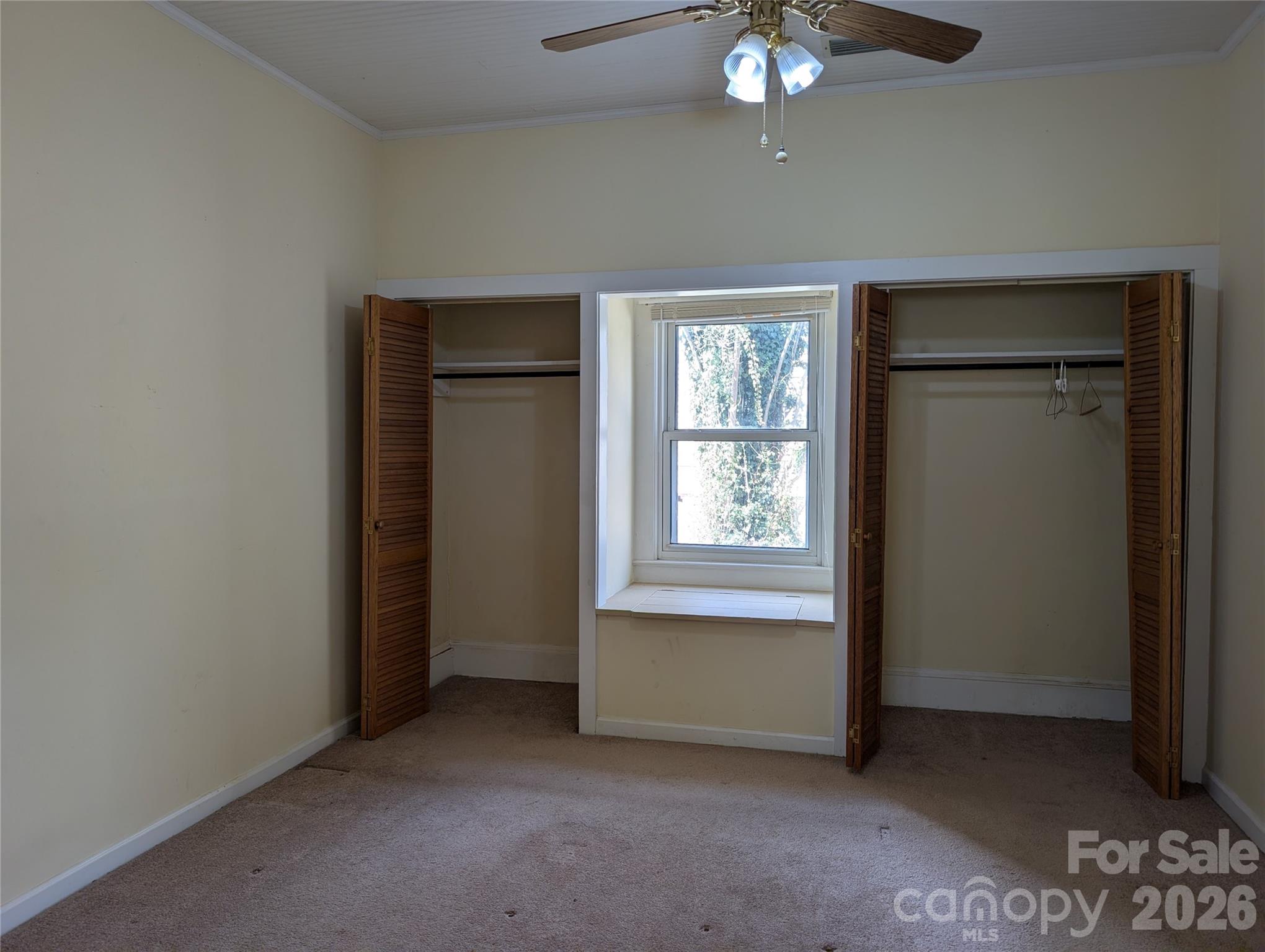 633 S Eastway Drive Property Photo 21