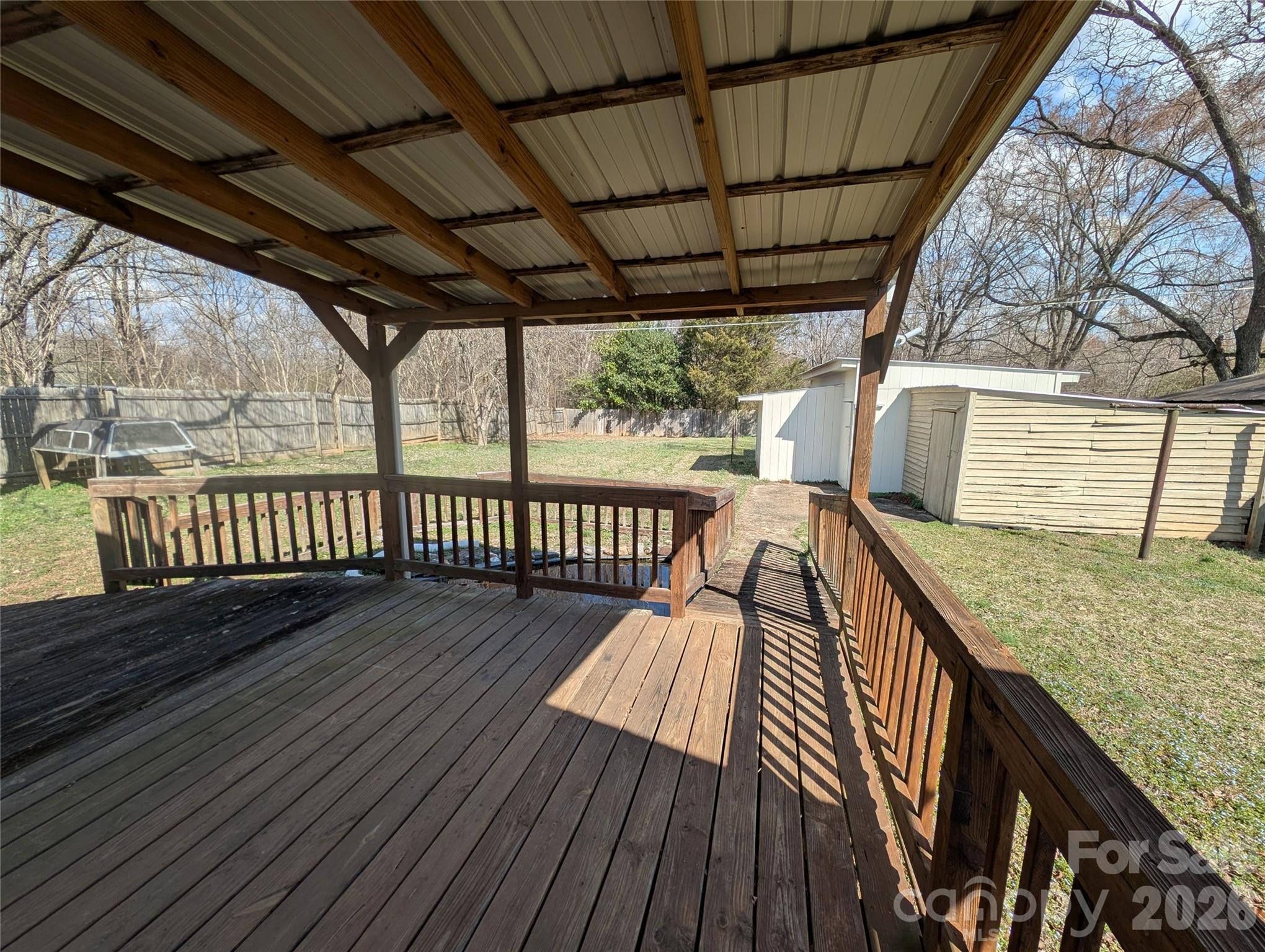 633 S Eastway Drive Property Photo 26
