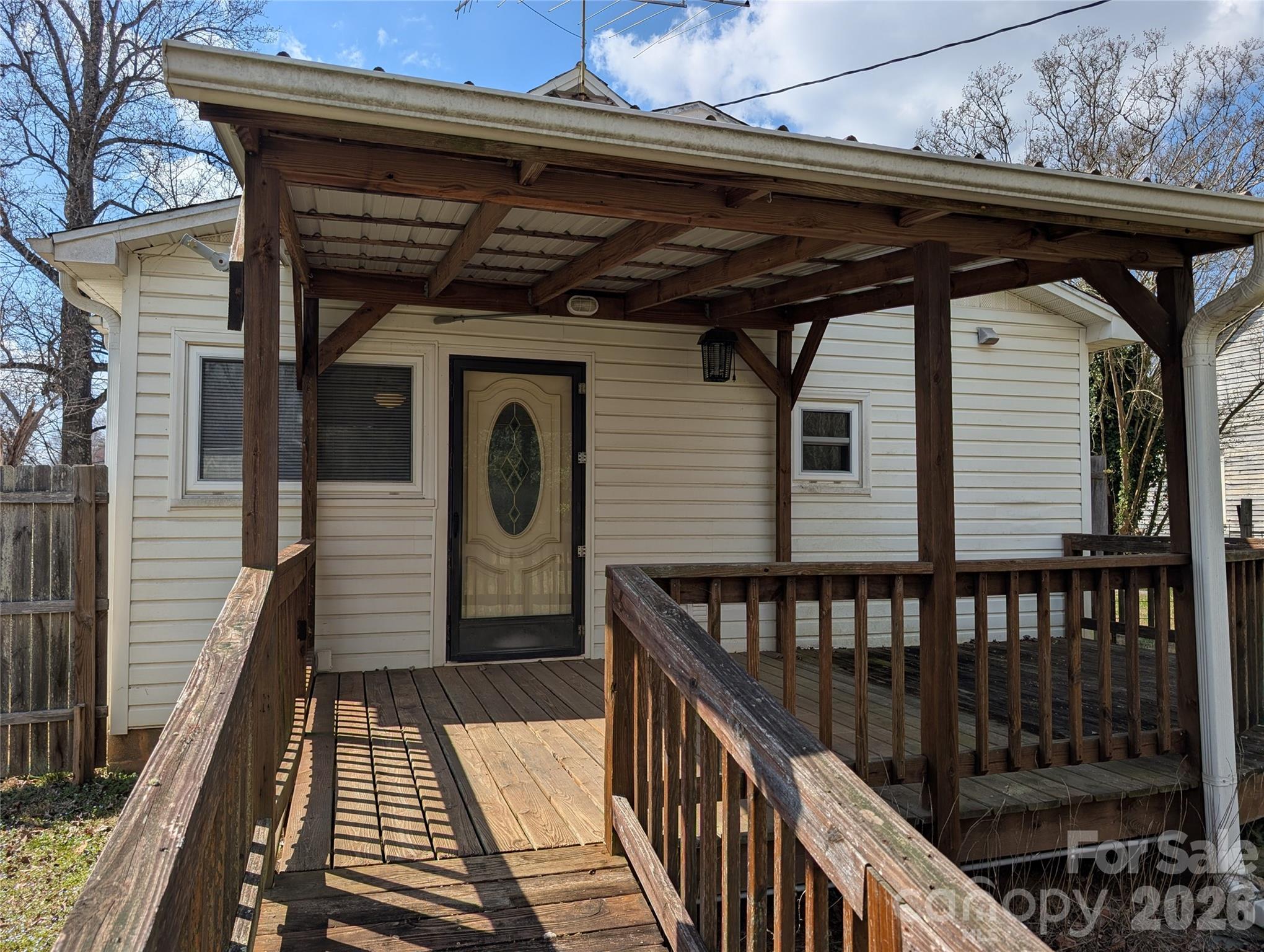633 S Eastway Drive Property Photo 27