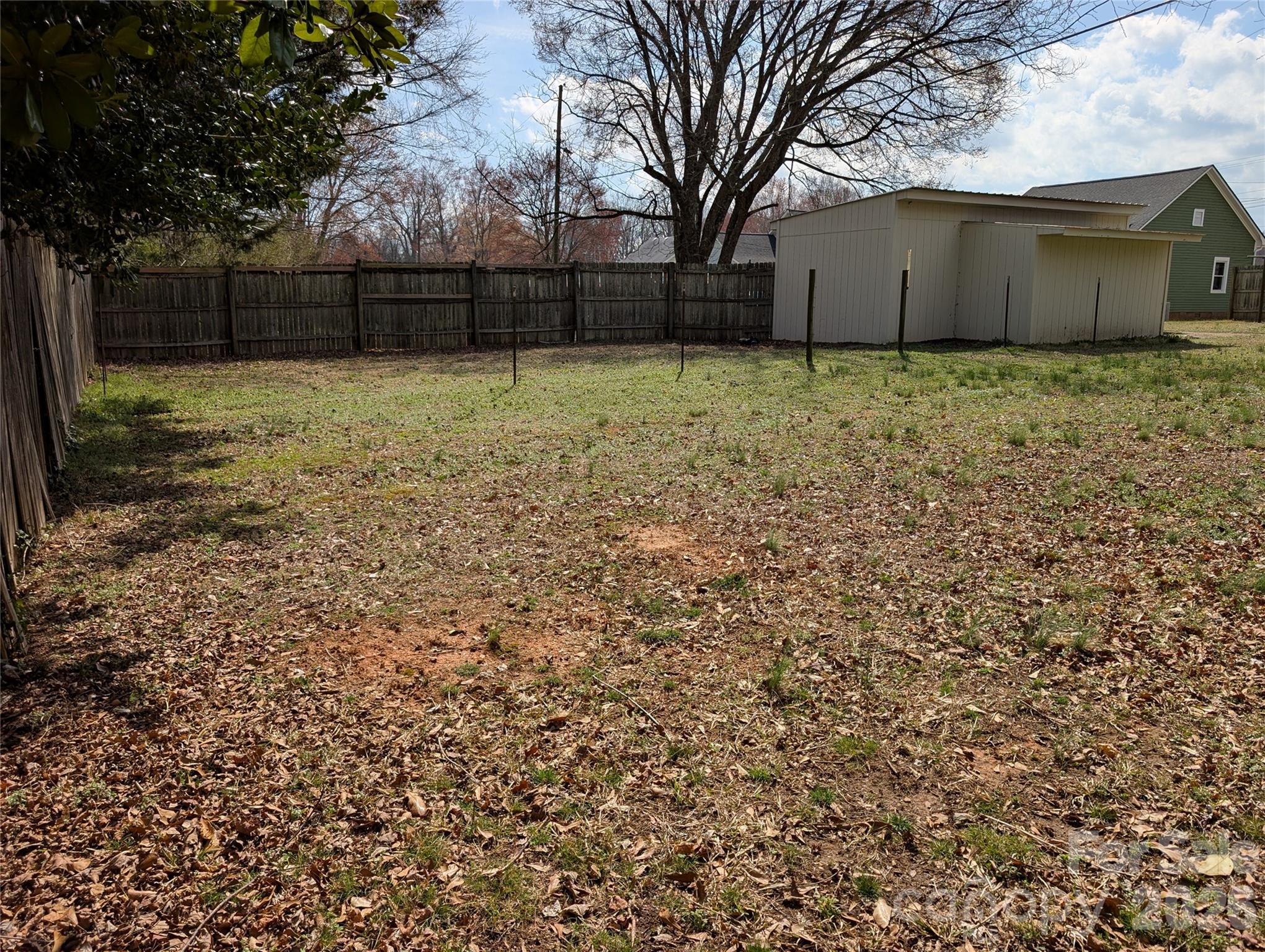 633 S Eastway Drive Property Photo 32