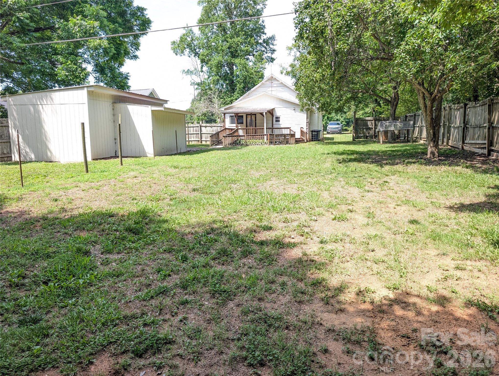 633 S Eastway Drive Property Photo 33