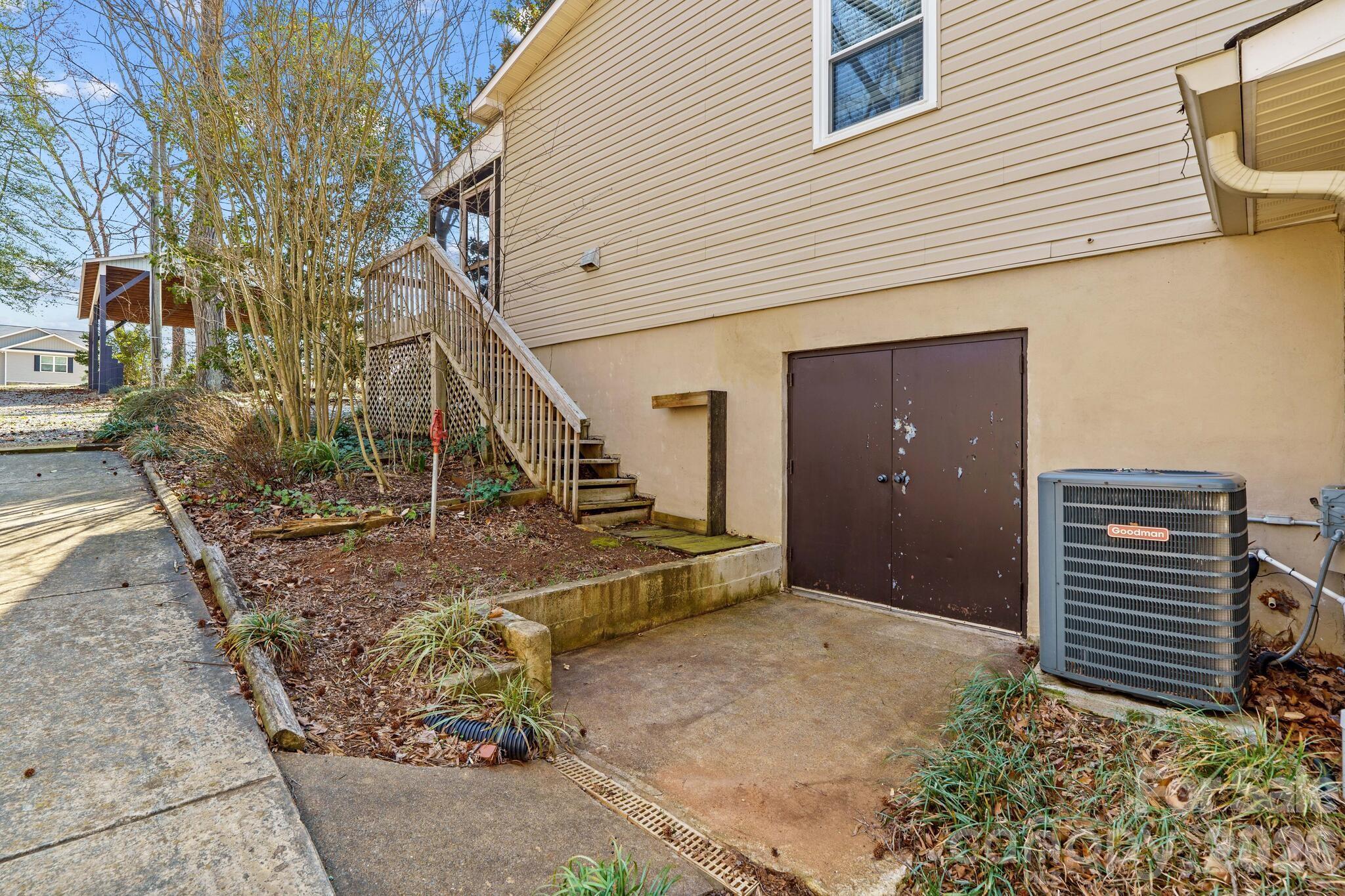 1331 Hickory Point Drive Property Photo 45