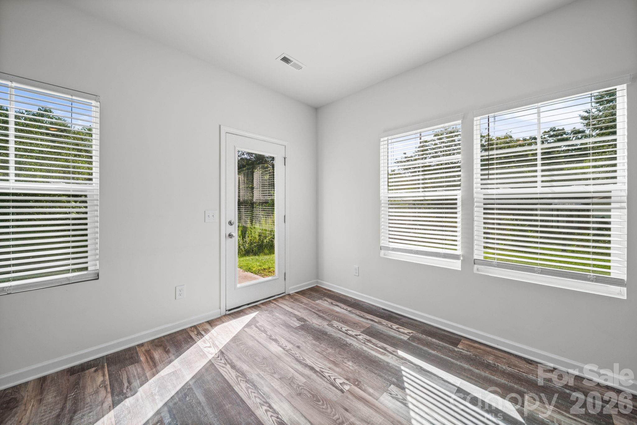 3305-3307 15th Avenue Property Photo 10