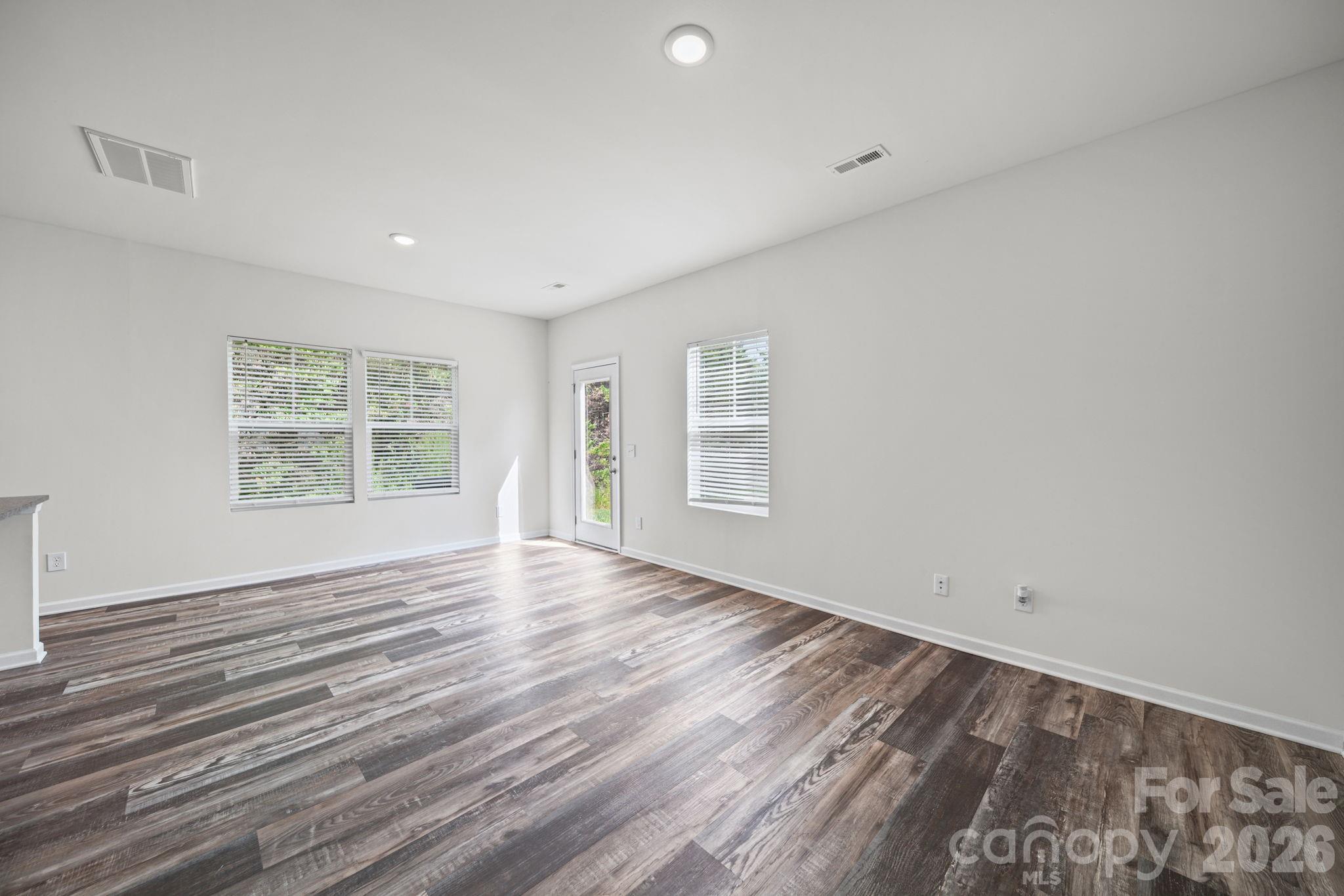 3305-3307 15th Avenue Property Photo 26