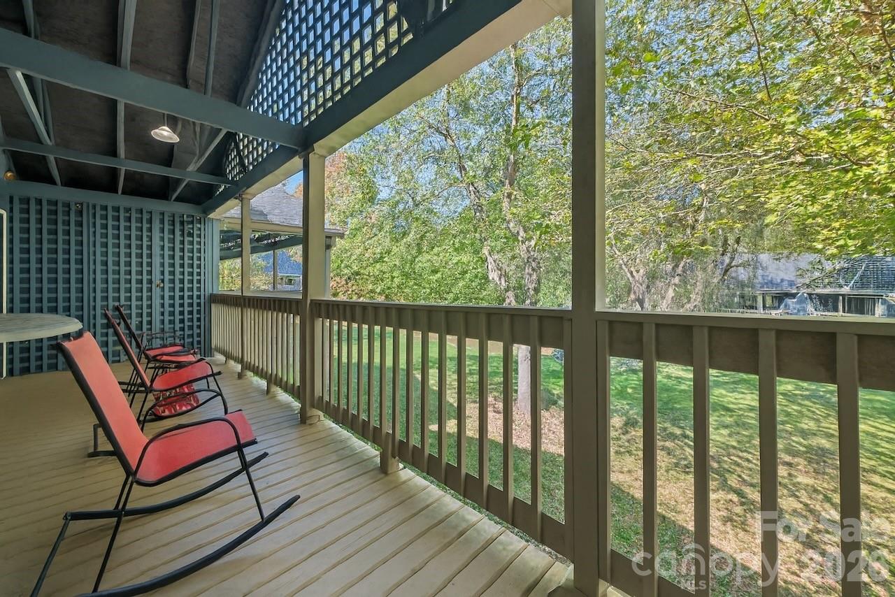 109 Tri Vista Drive 5 Property Photo 3