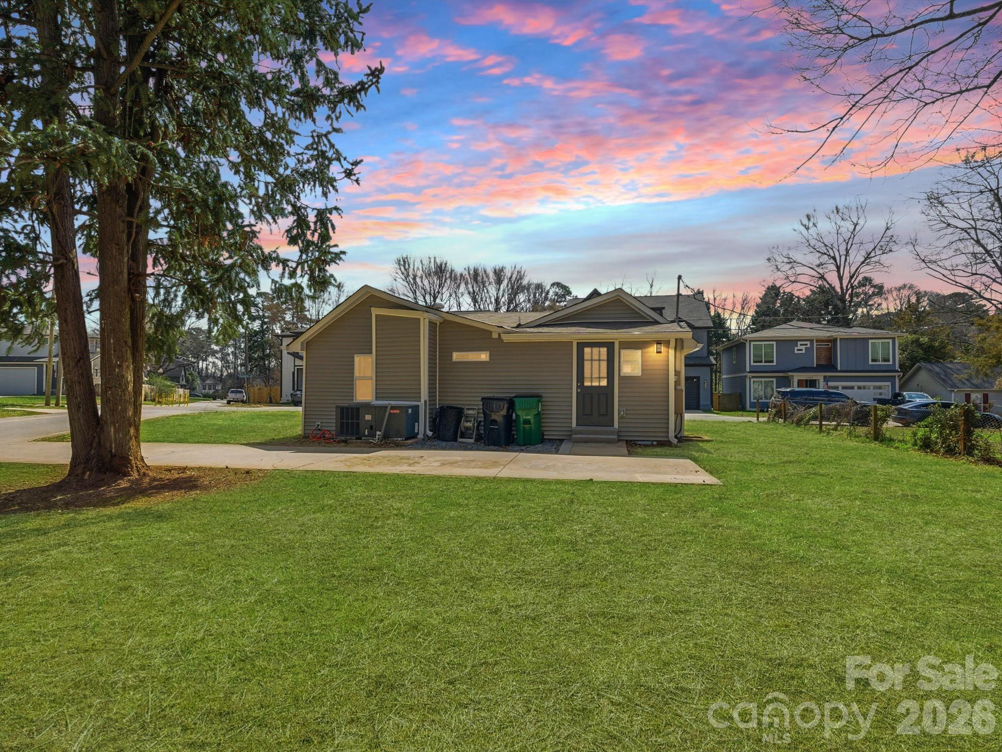 3900 Plainview Road Property Photo 3