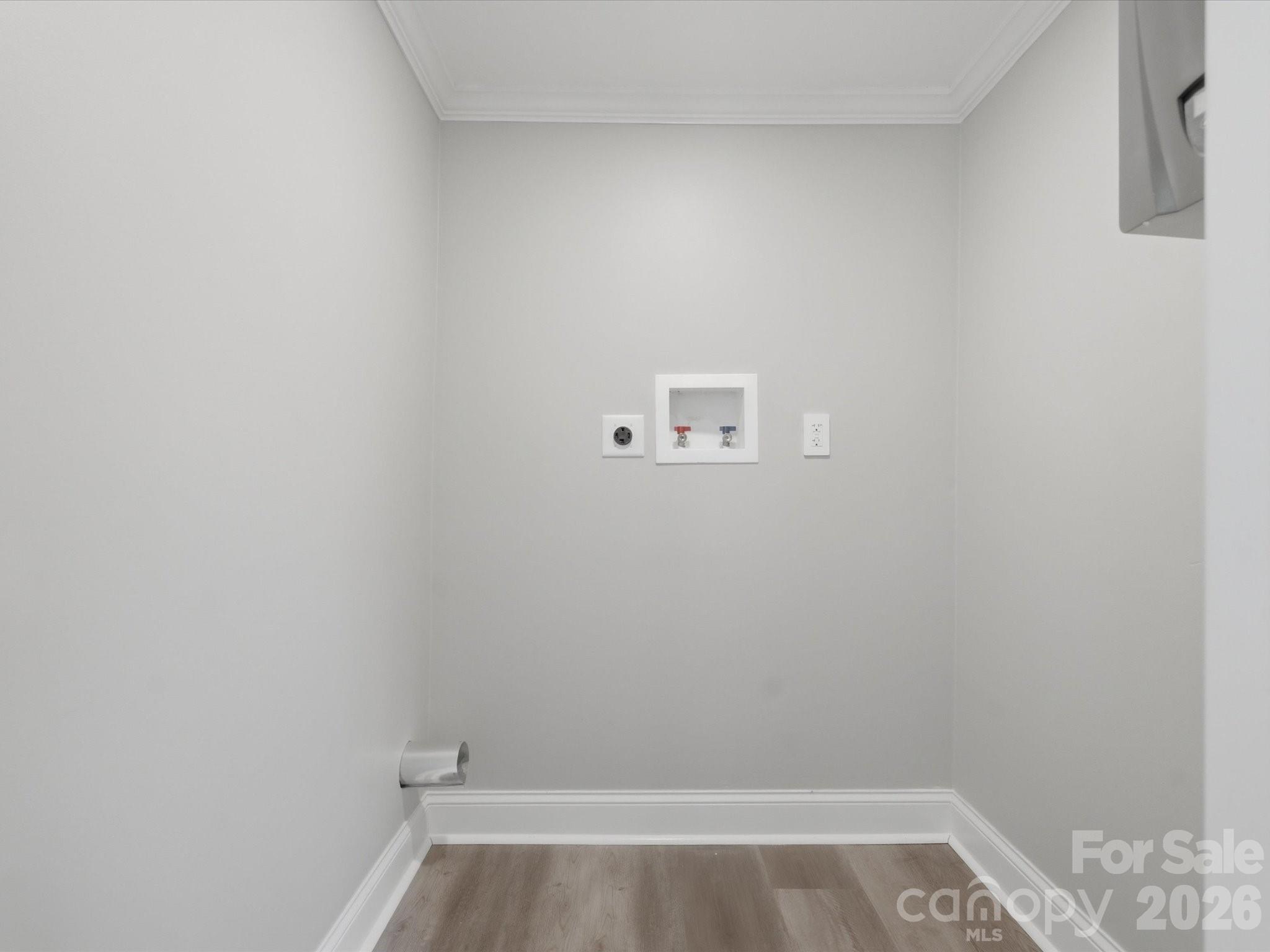 3900 Plainview Road Property Photo 16