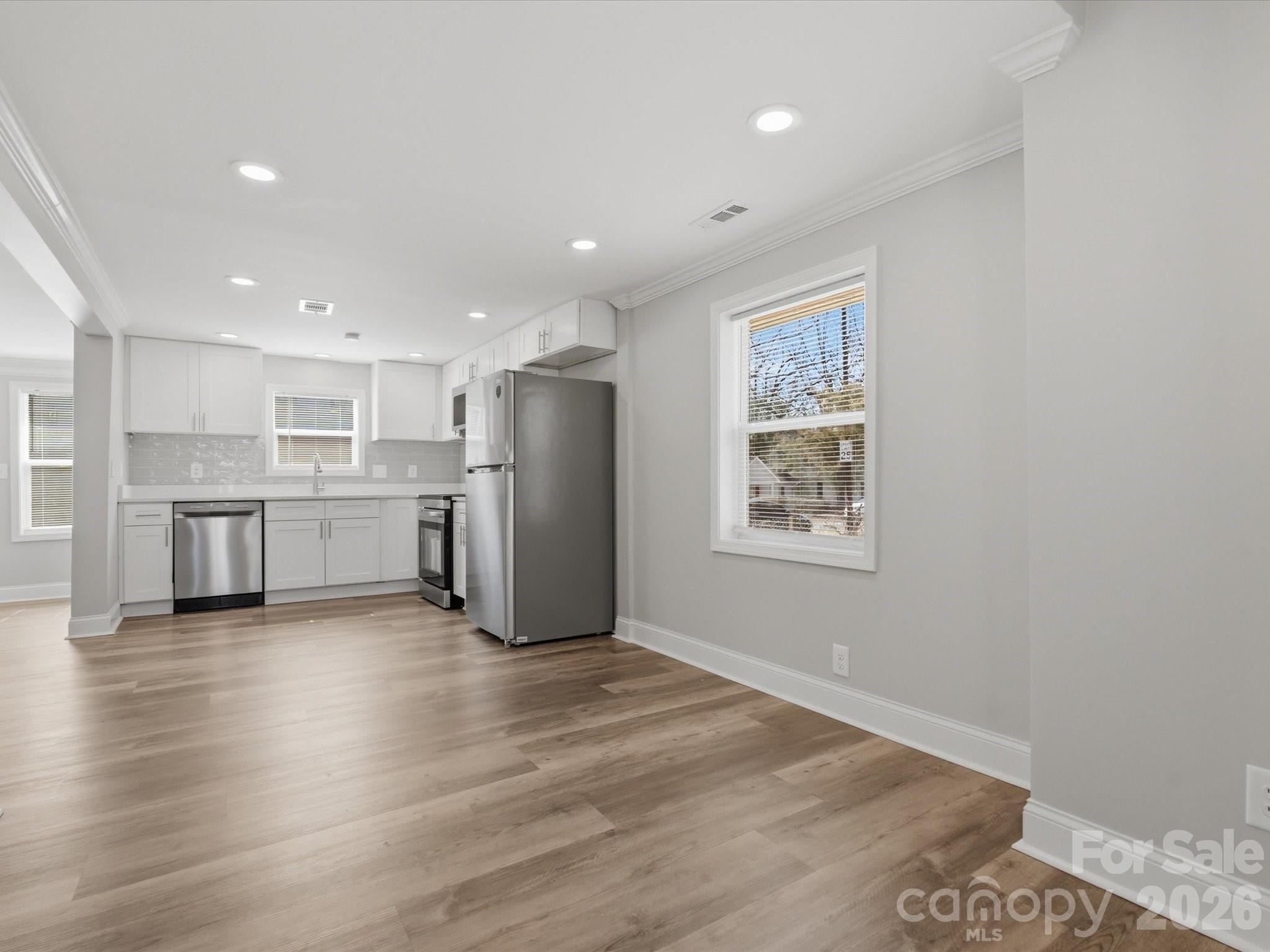 3900 Plainview Road Property Photo 18