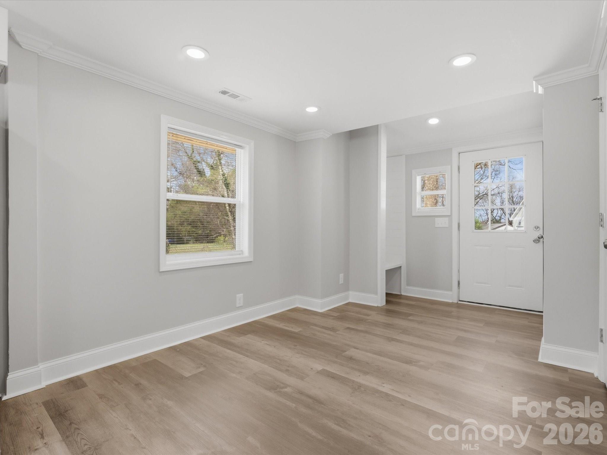 3900 Plainview Road Property Photo 19