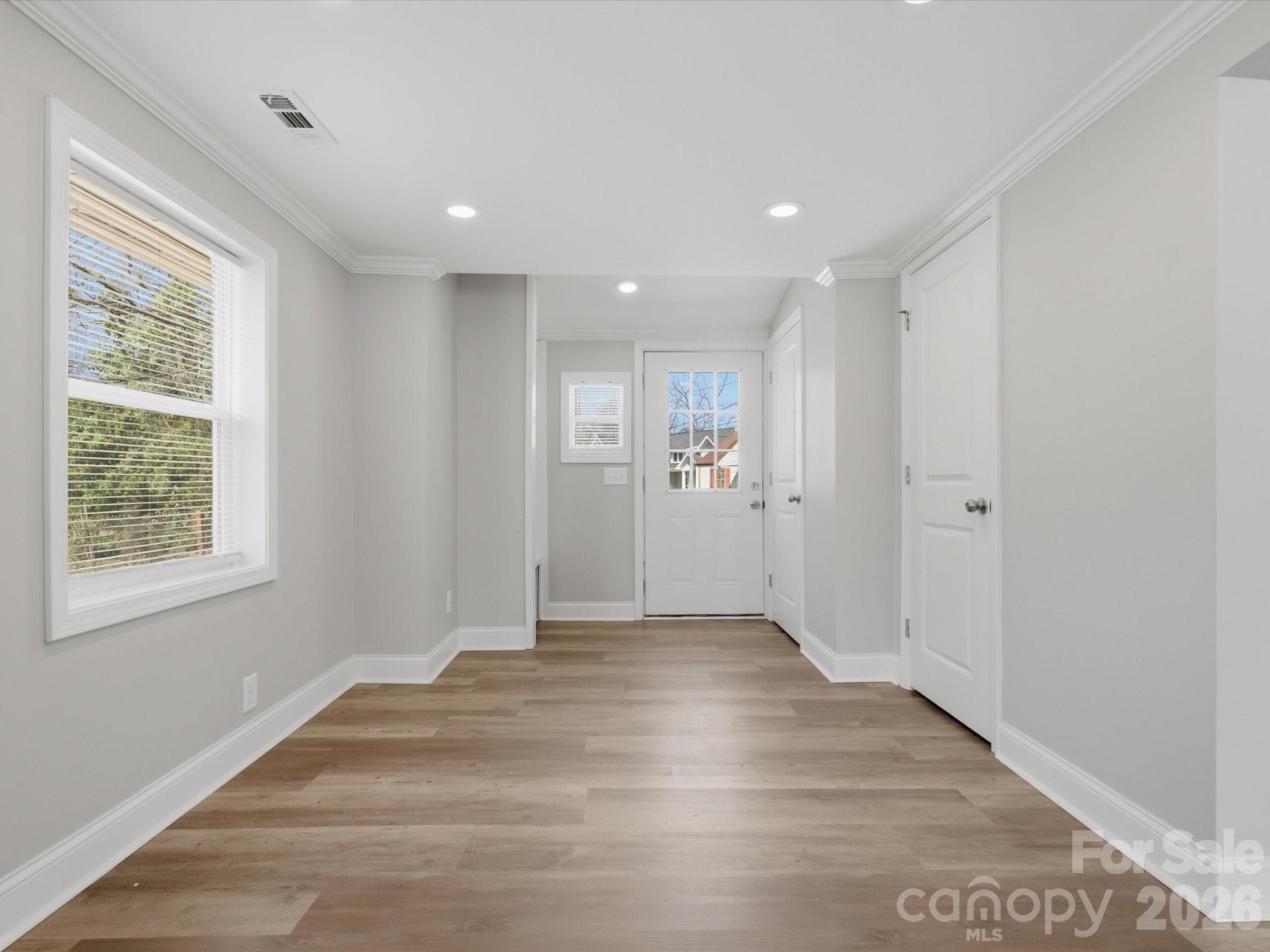 3900 Plainview Road Property Photo 20