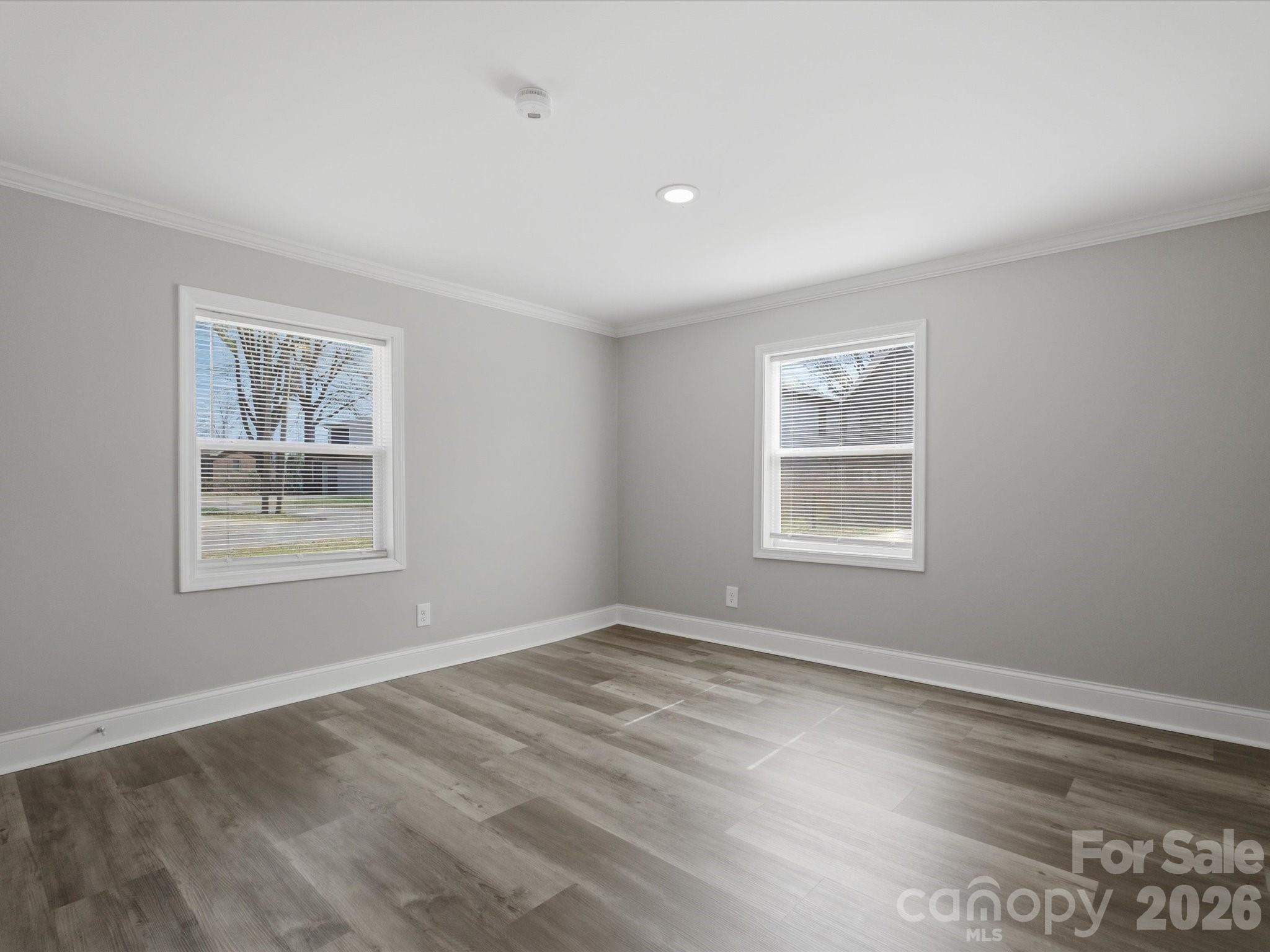 3900 Plainview Road Property Photo 34