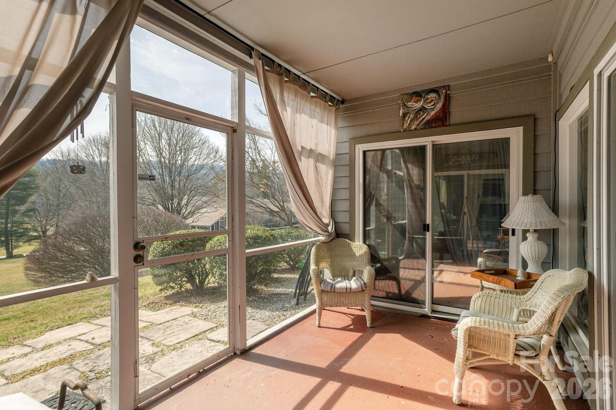 111 Bluffview Lane Property Photo 2