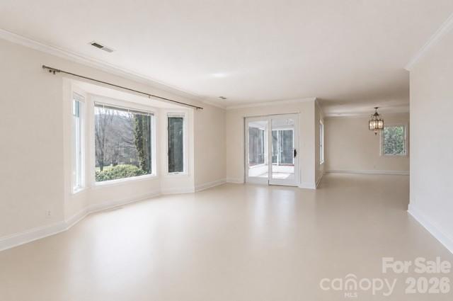 111 Bluffview Lane Property Photo 4