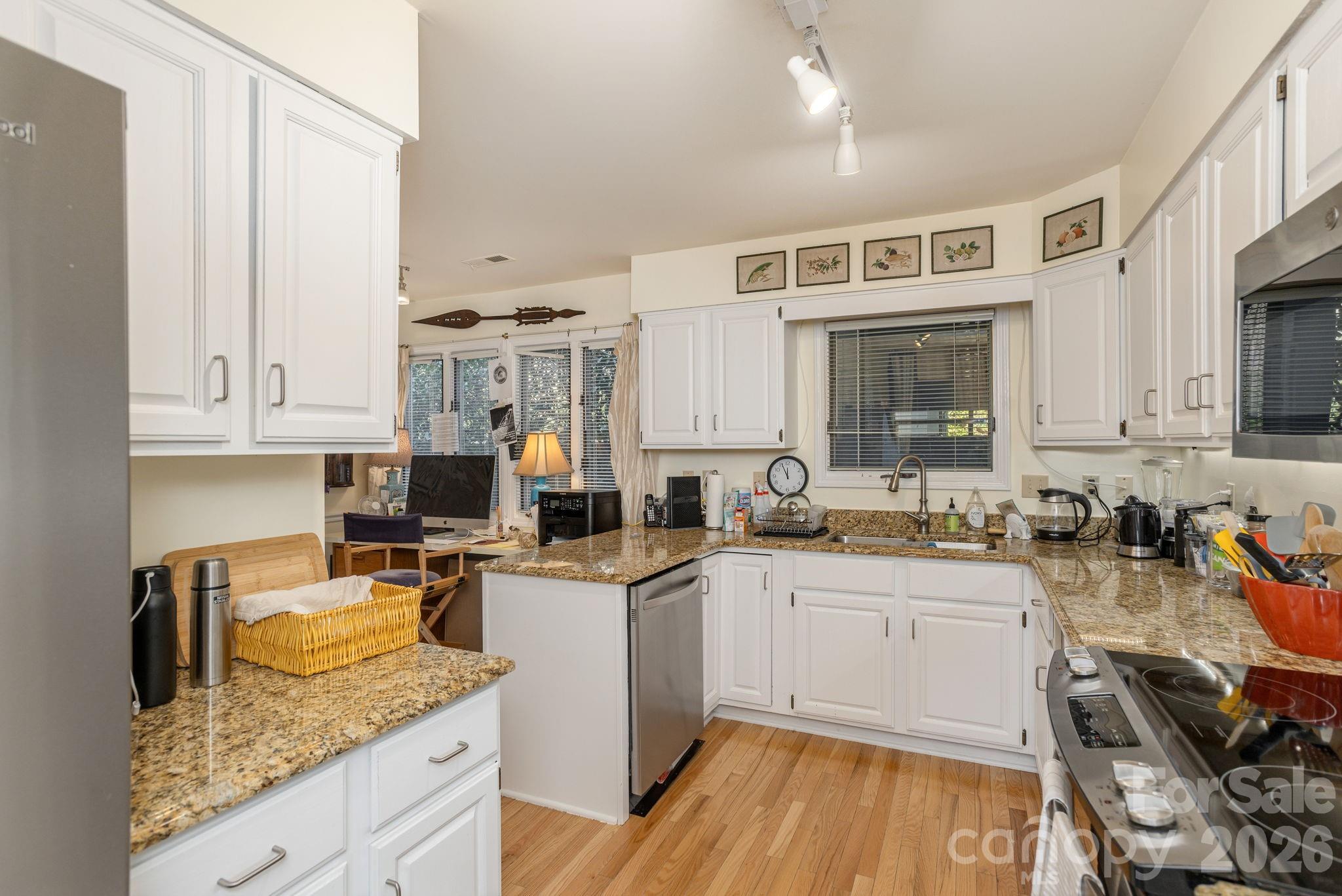 111 Bluffview Lane Property Photo 12