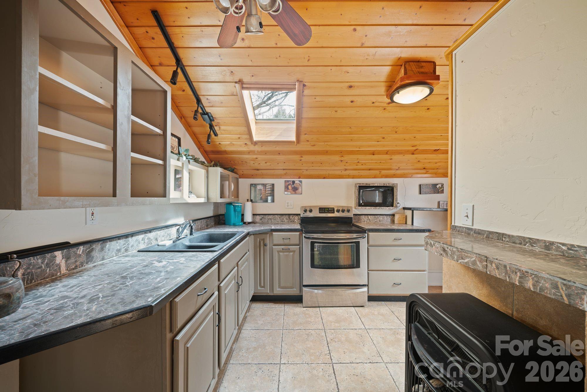 141 Louisiana Avenue Property Photo 7