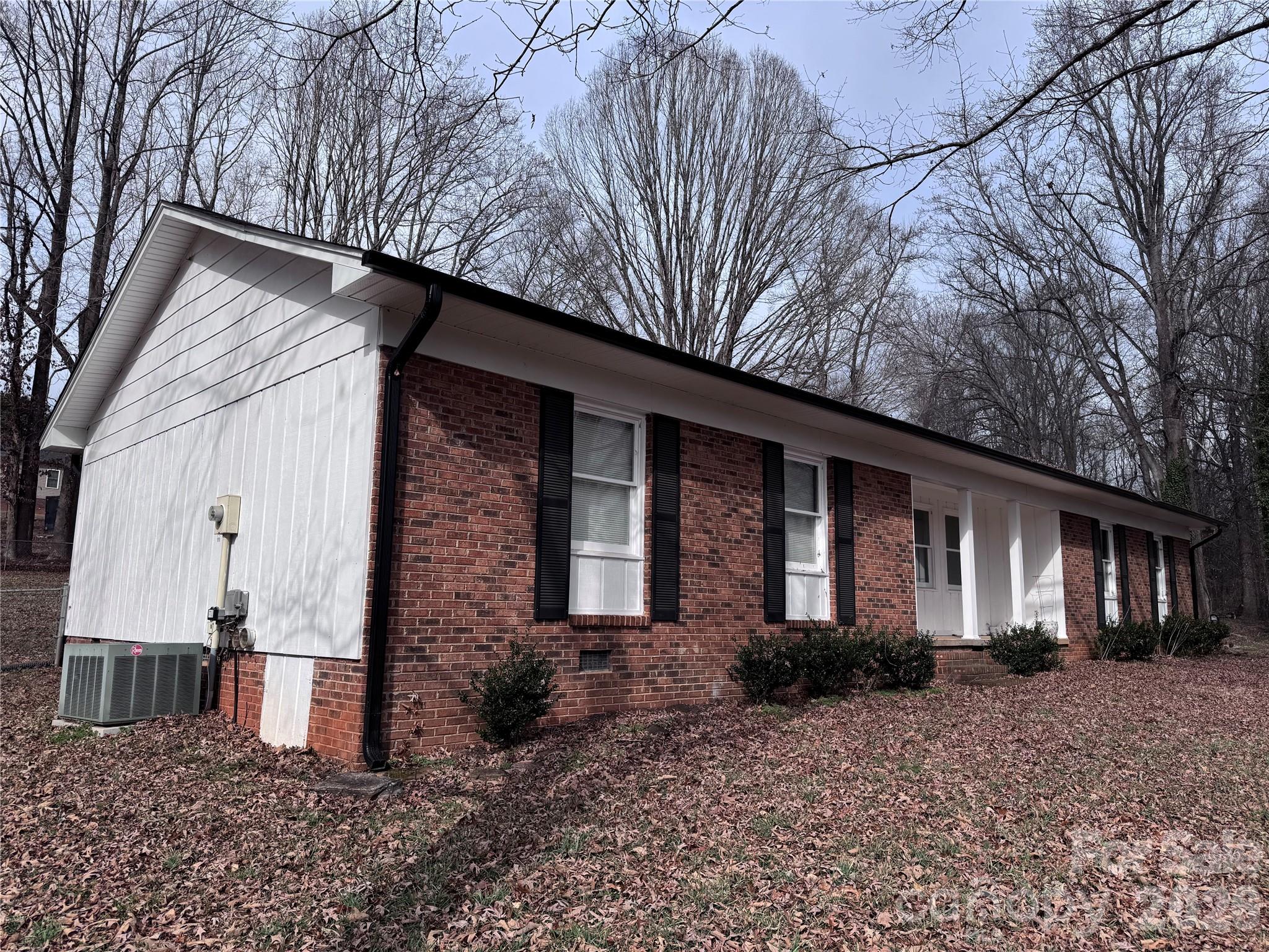 1511 Old Carriage Drive Property Photo 3