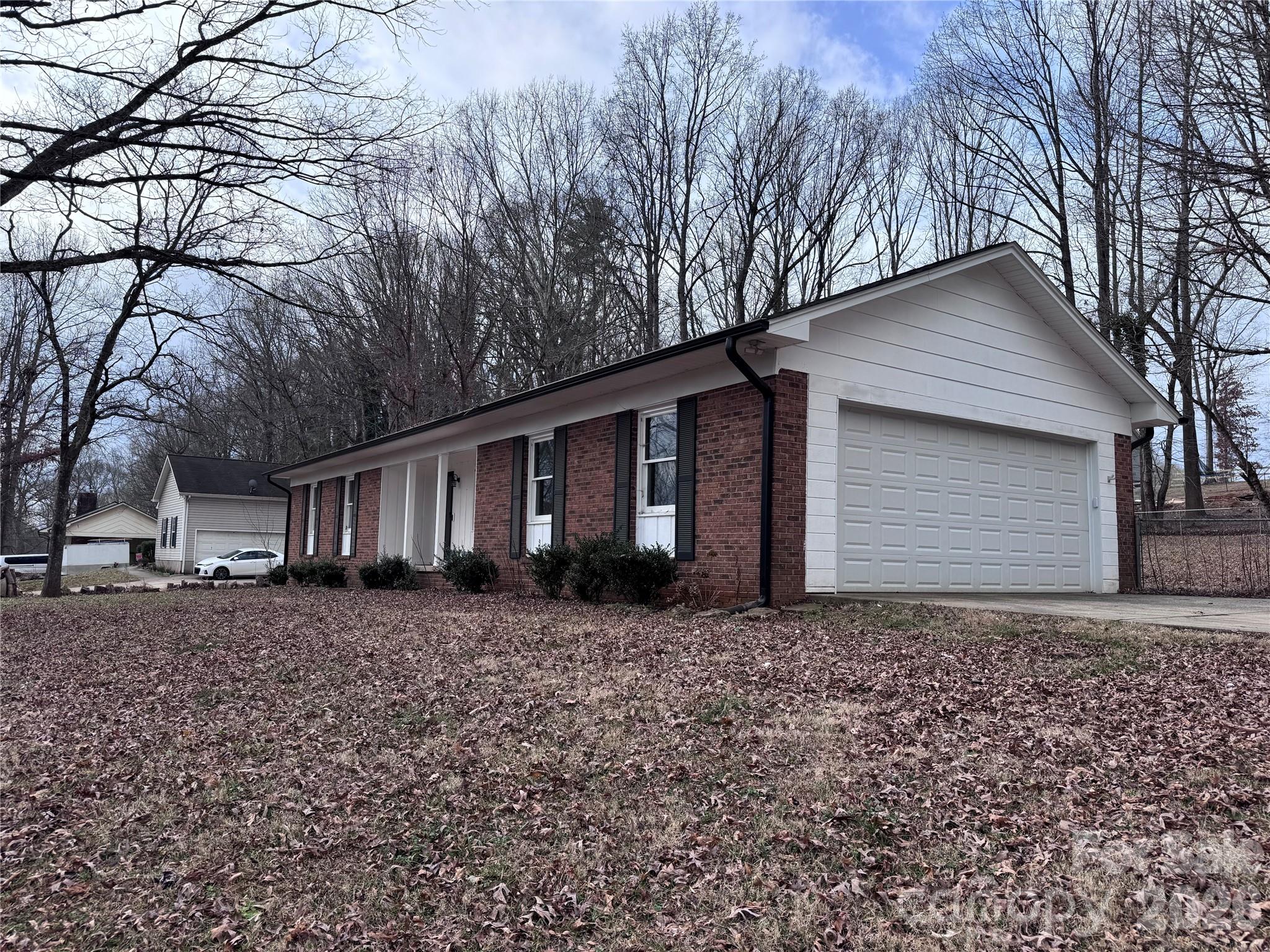 1511 Old Carriage Drive Property Photo 4