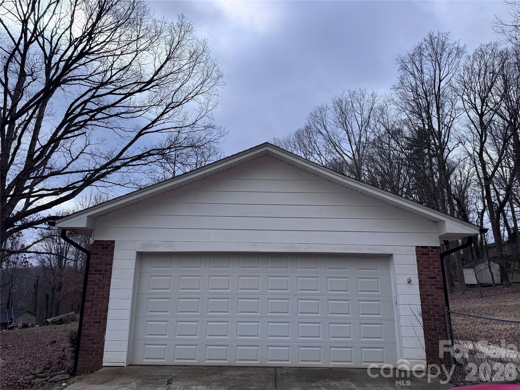 1511 Old Carriage Drive Property Photo 7