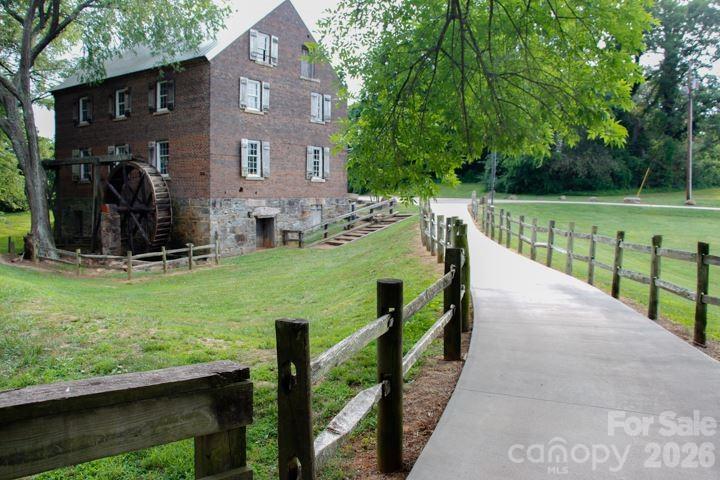 153 Trinity Court Property Photo 22