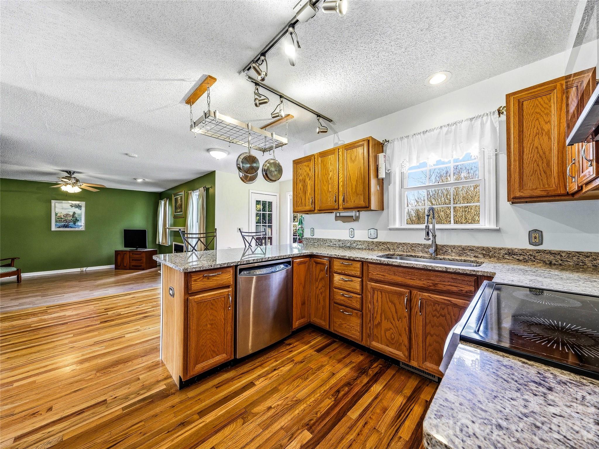 61 Rolling Hills Road Property Photo 12