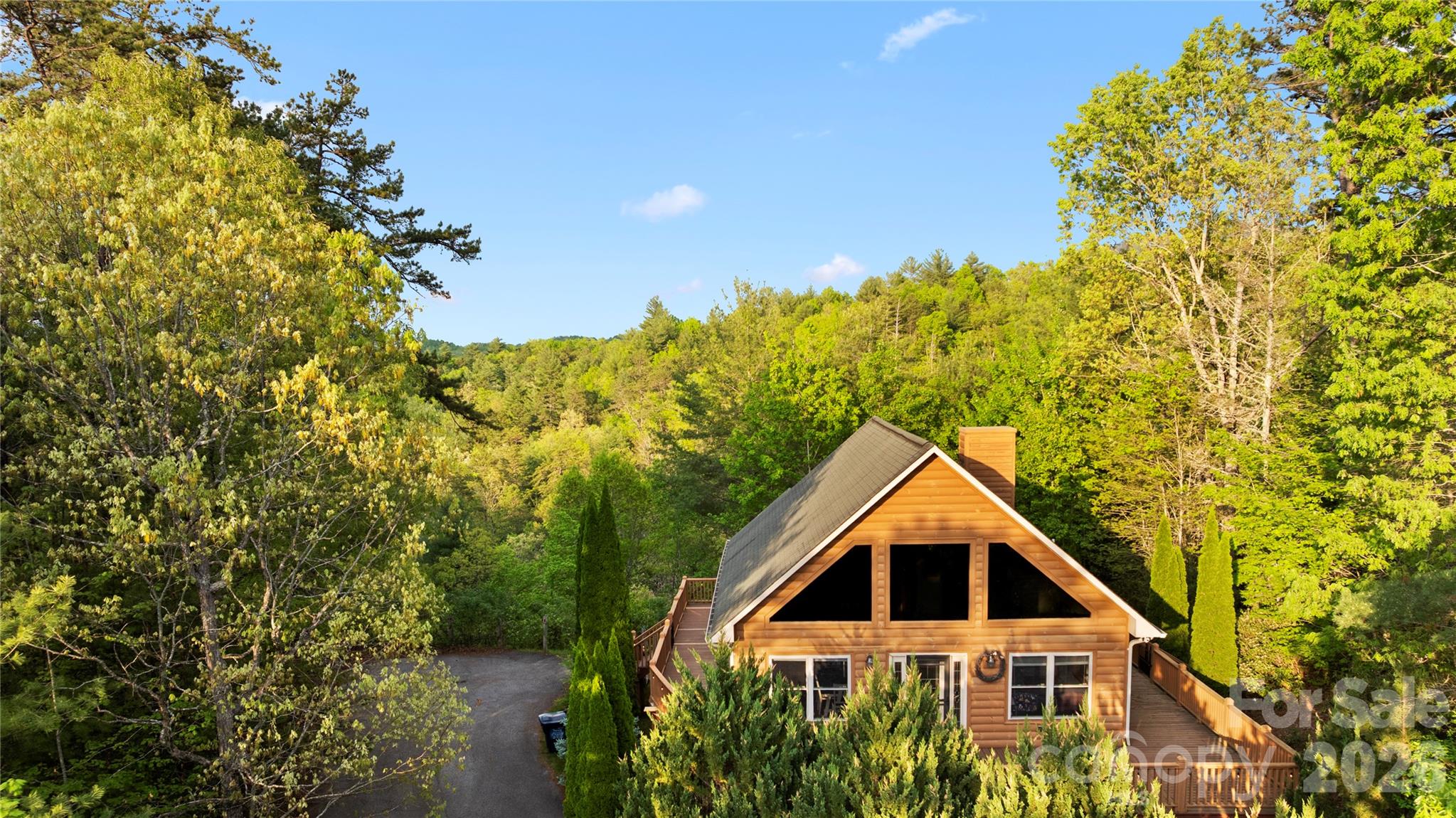 273 Rhododendron Road Property Photo 2