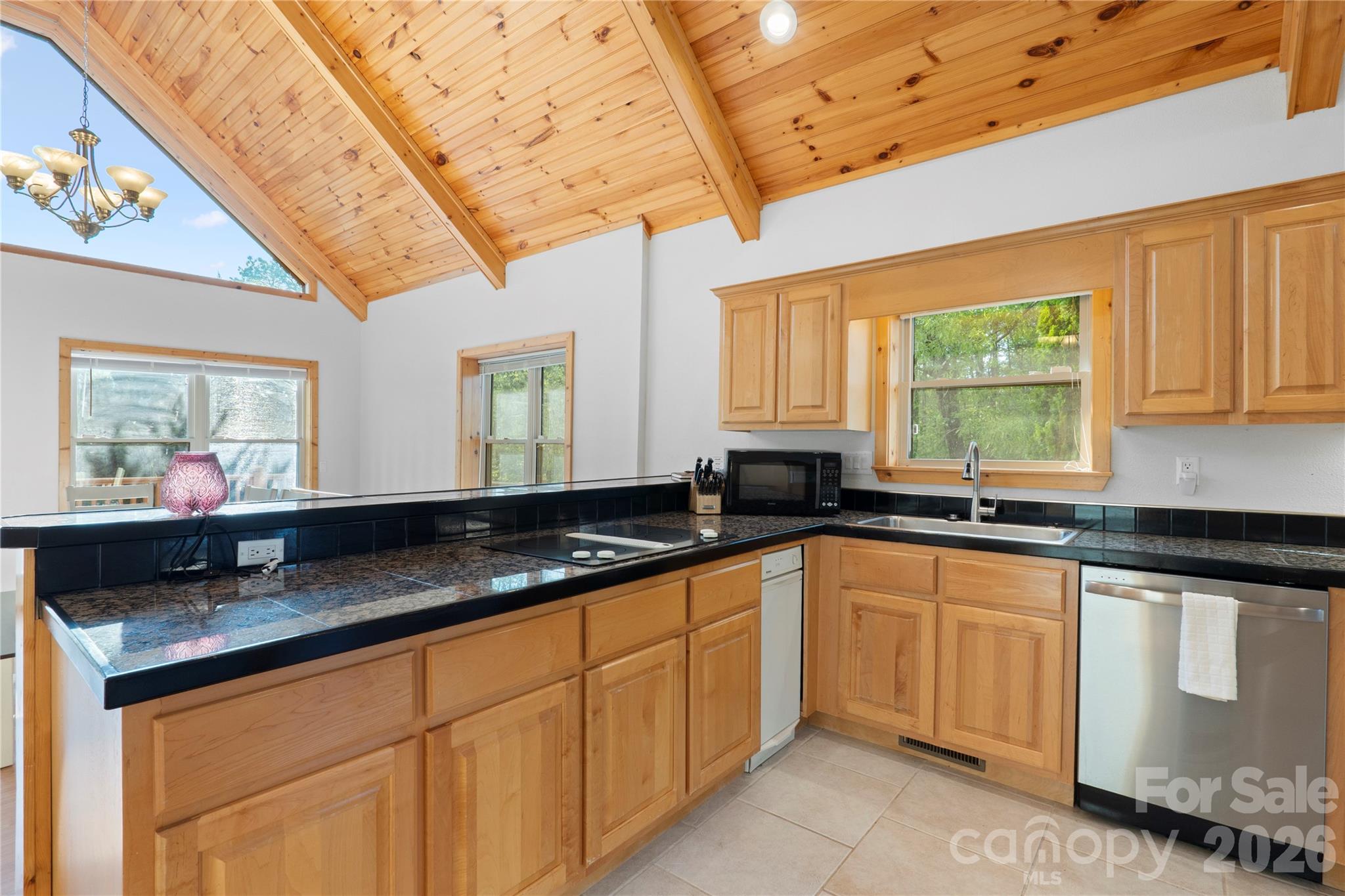 273 Rhododendron Road Property Photo 12
