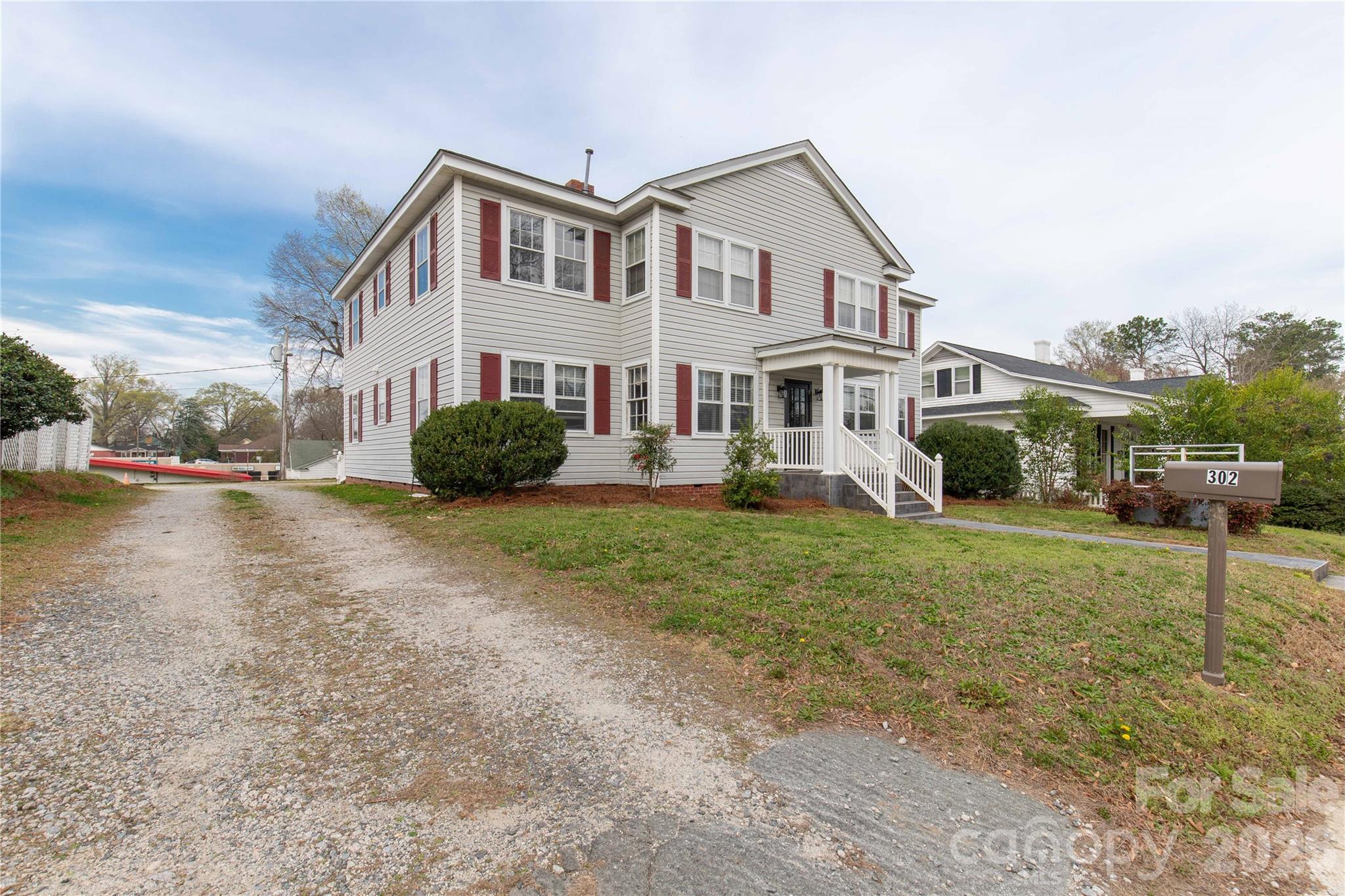 302 N White Street Property Photo 3