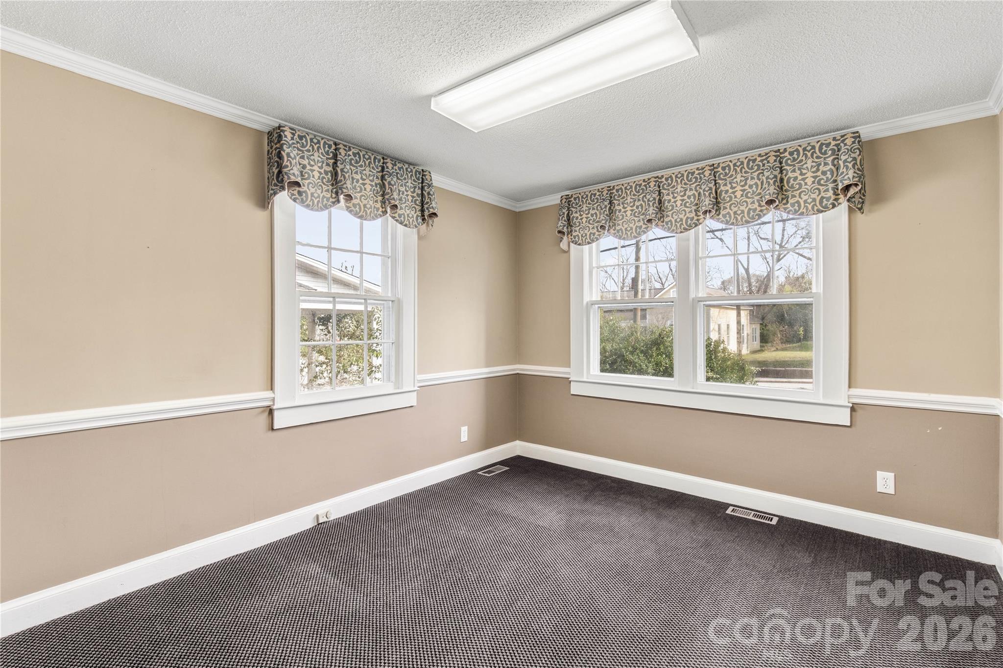 302 N White Street Property Photo 19