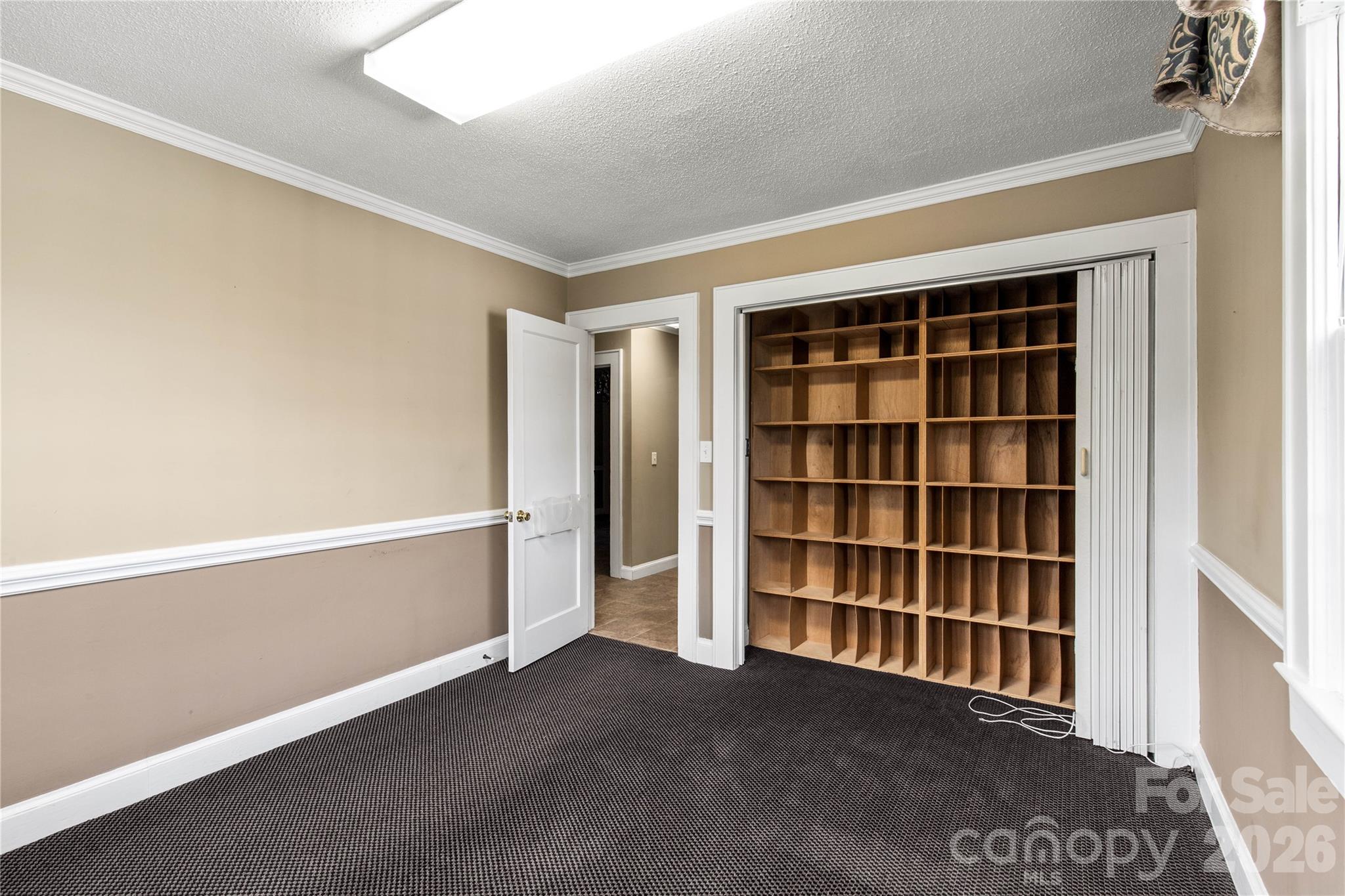 302 N White Street Property Photo 20