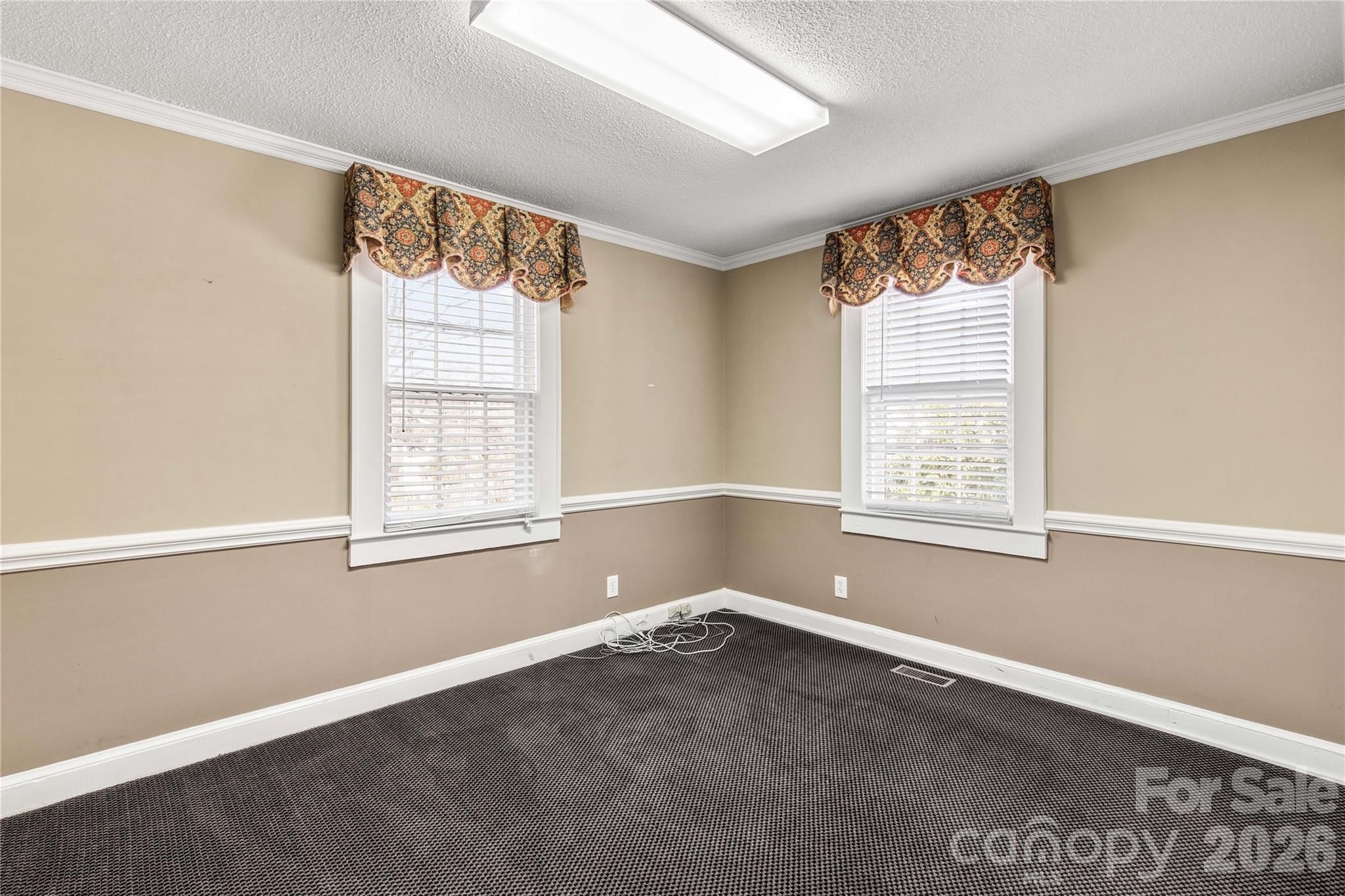 302 N White Street Property Photo 22