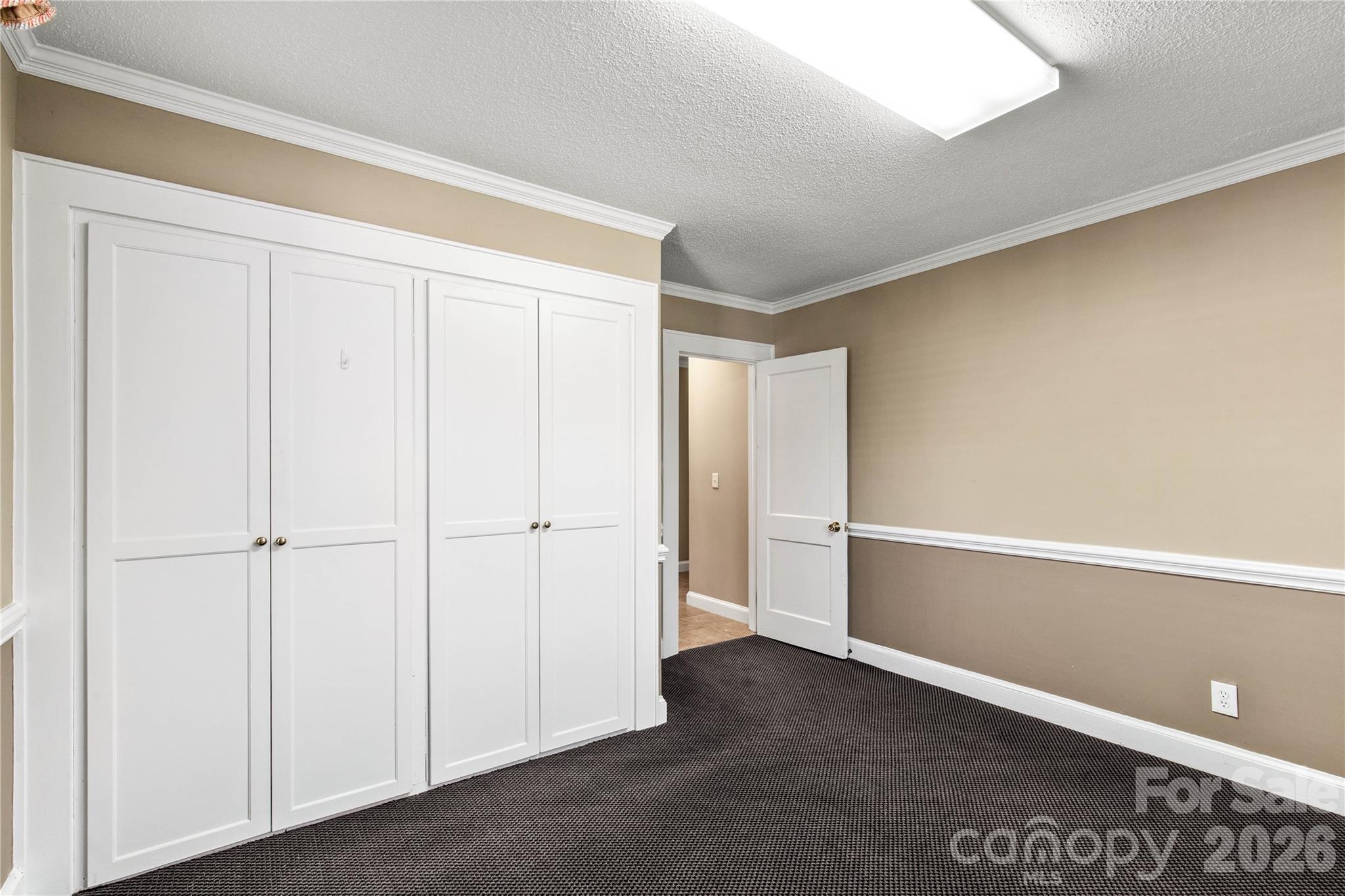 302 N White Street Property Photo 23
