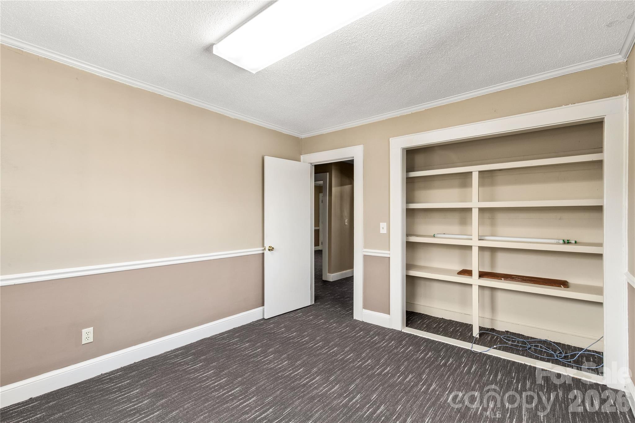 302 N White Street Property Photo 27