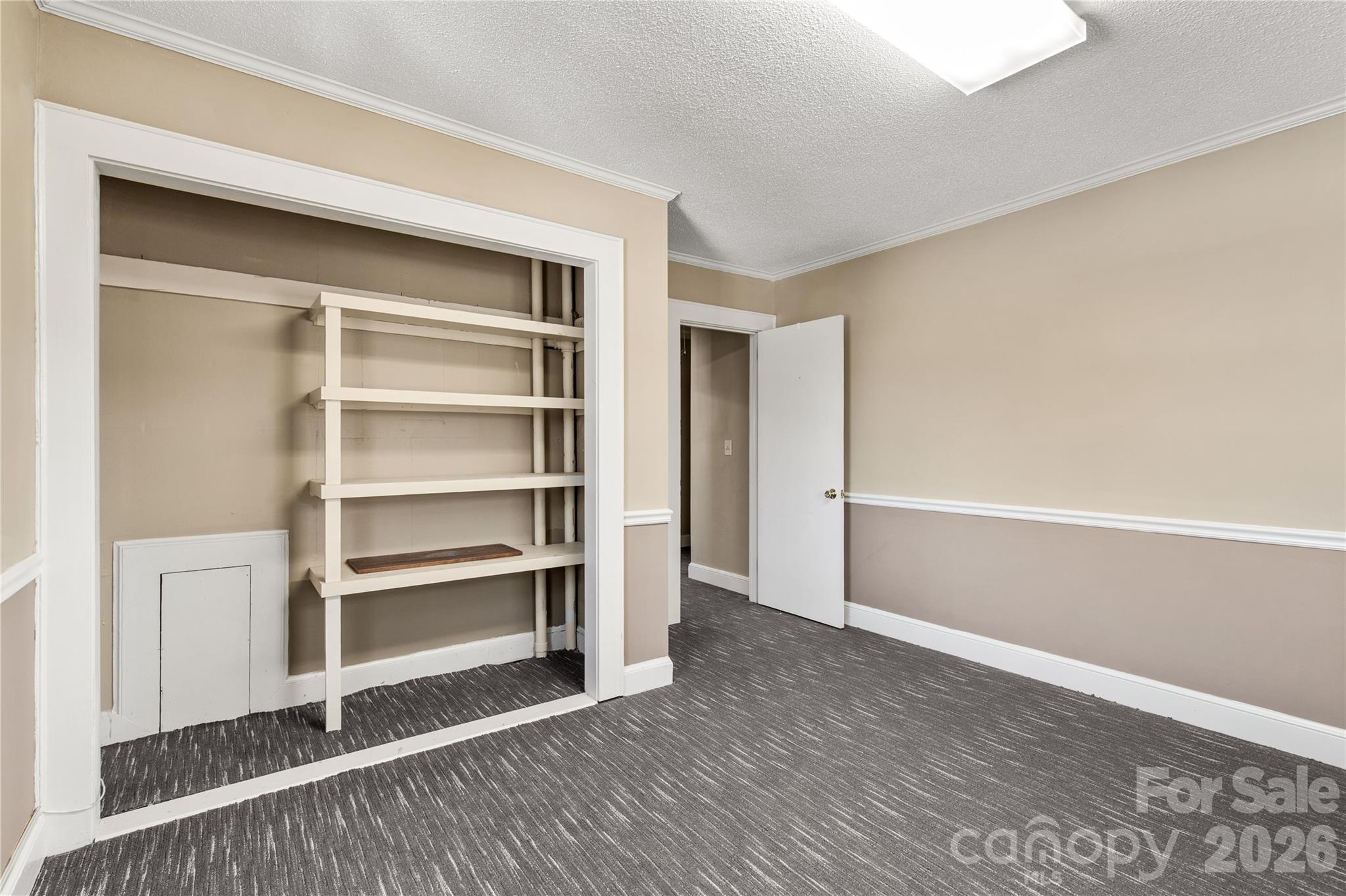 302 N White Street Property Photo 30