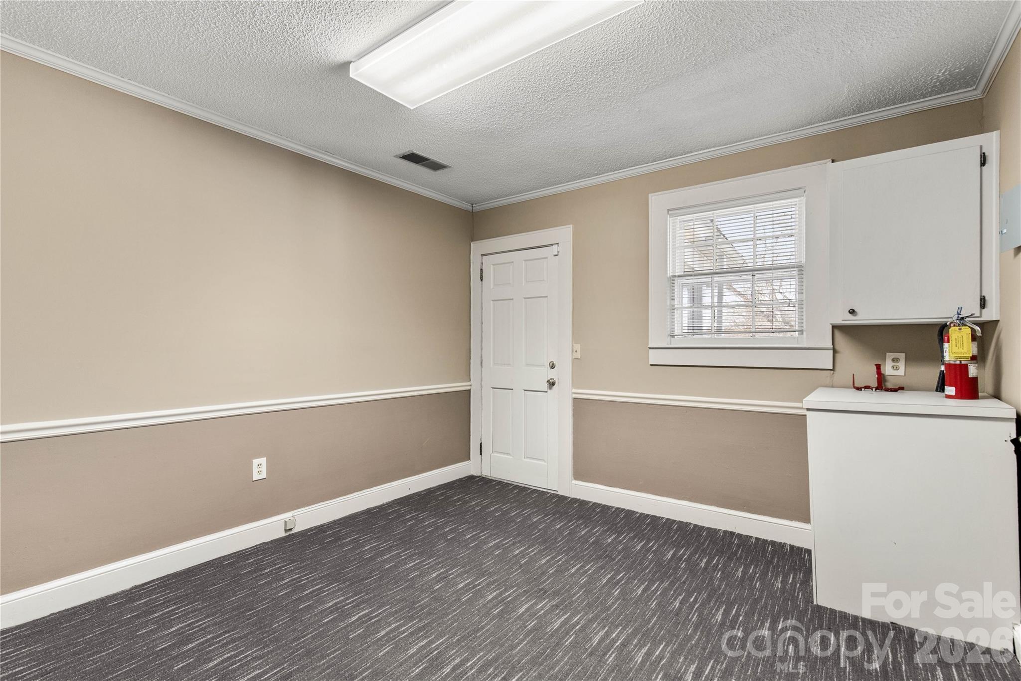 302 N White Street Property Photo 31