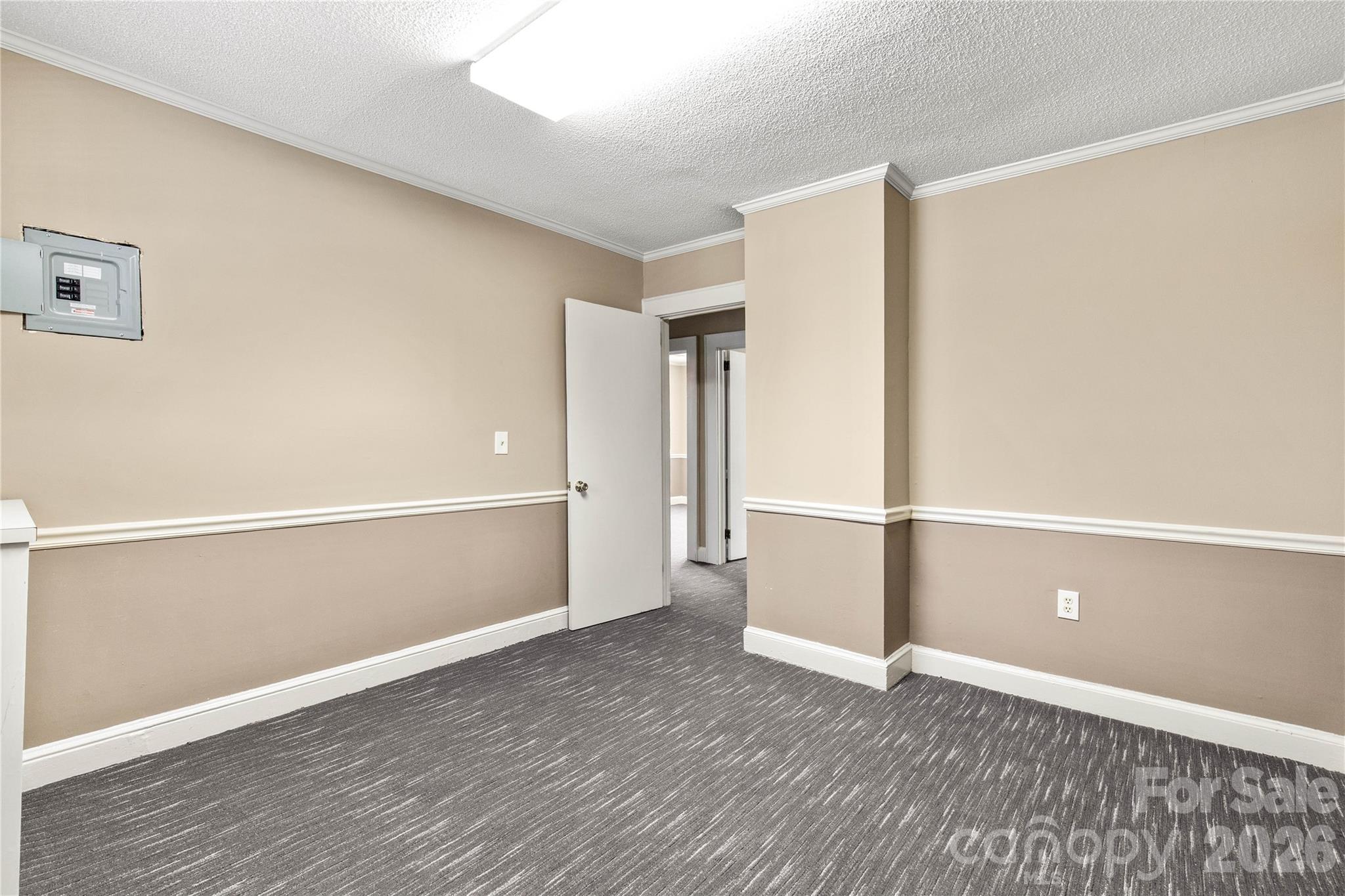 302 N White Street Property Photo 32