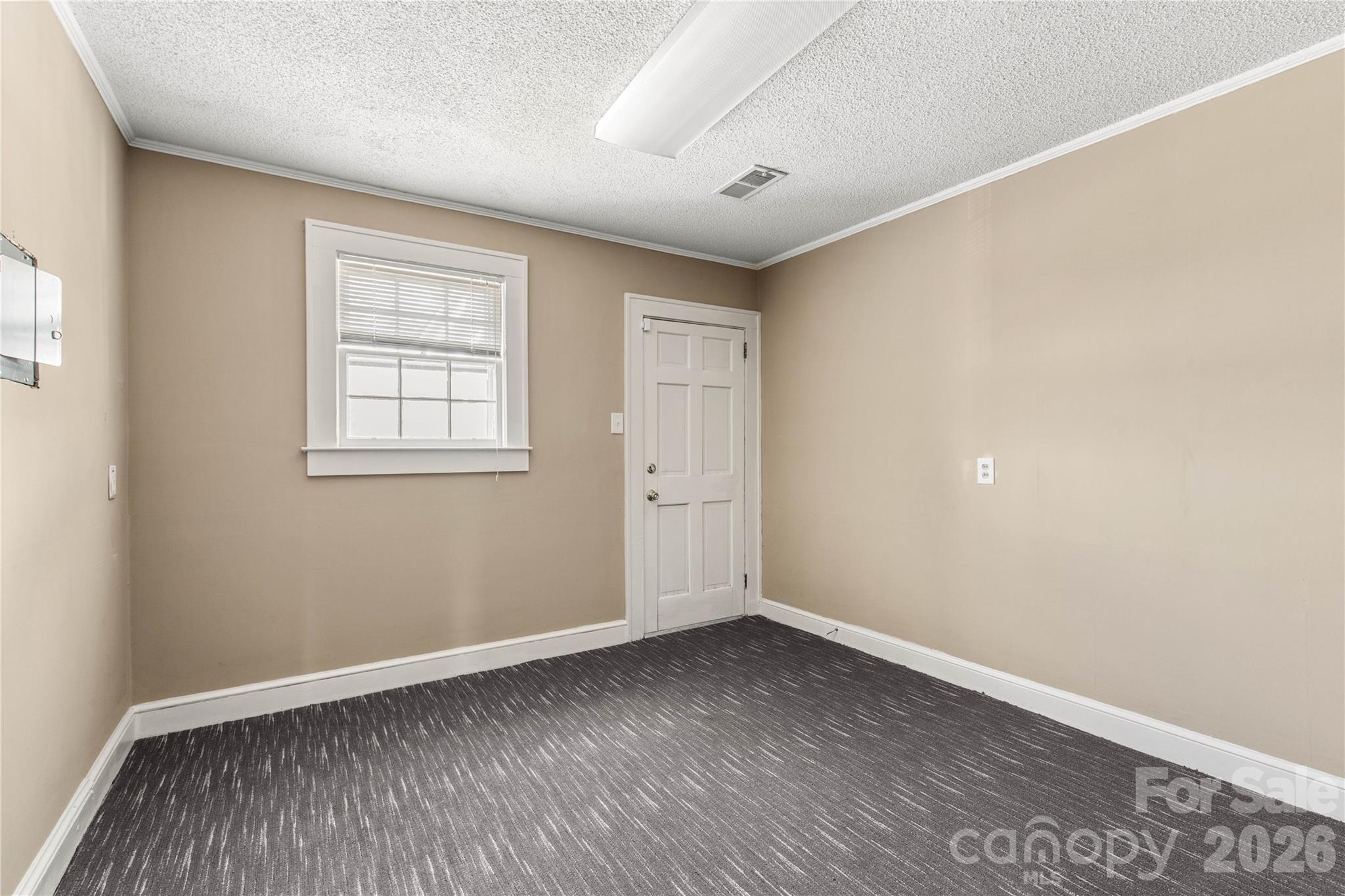 302 N White Street Property Photo 33