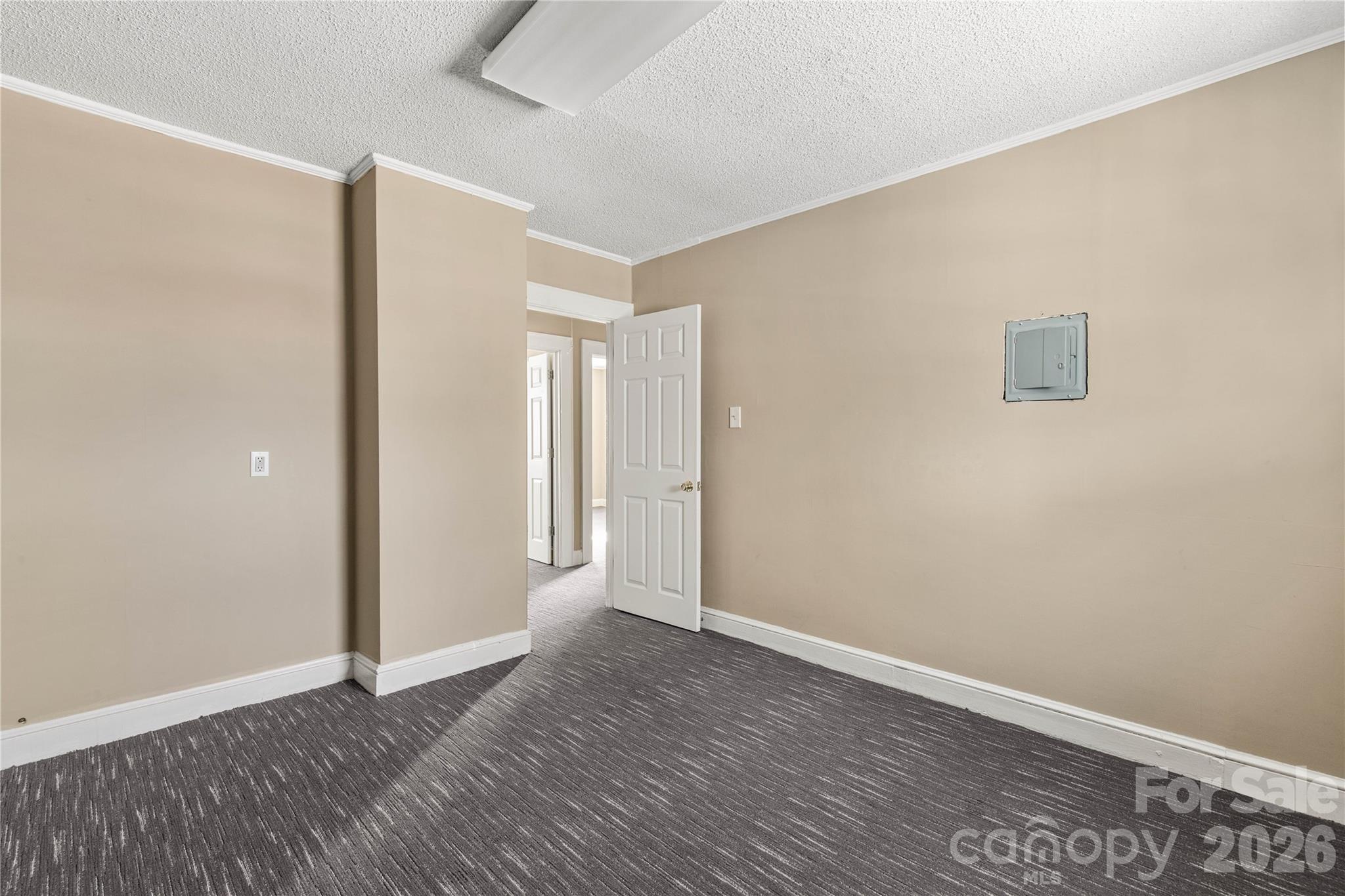 302 N White Street Property Photo 34