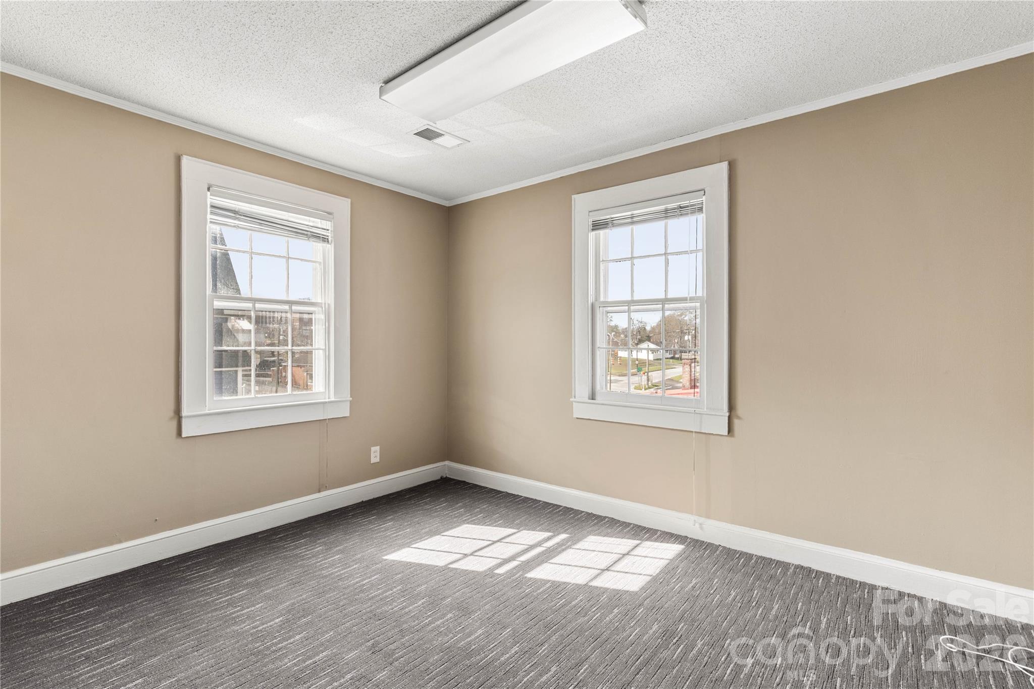 302 N White Street Property Photo 35