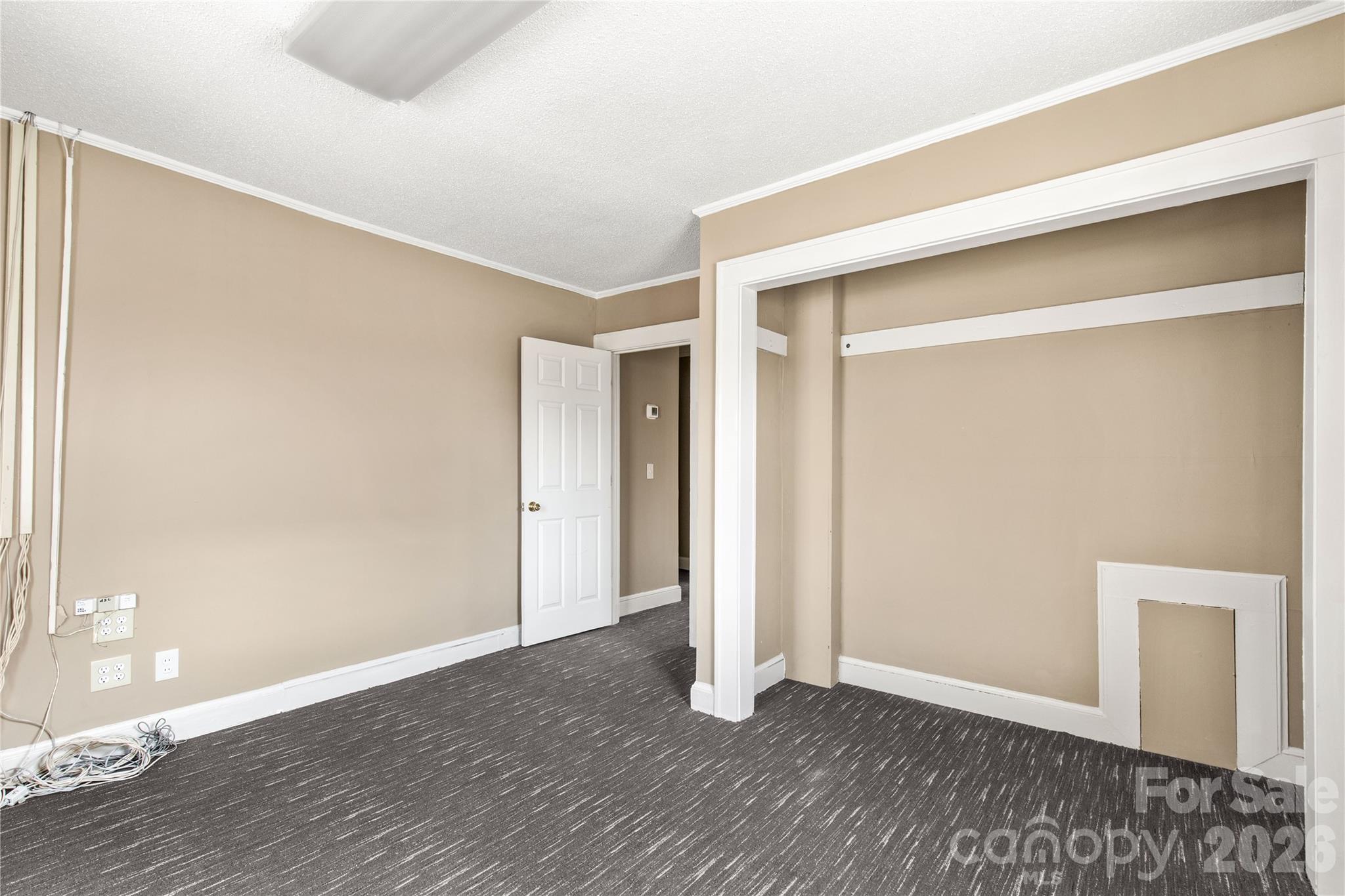 302 N White Street Property Photo 36