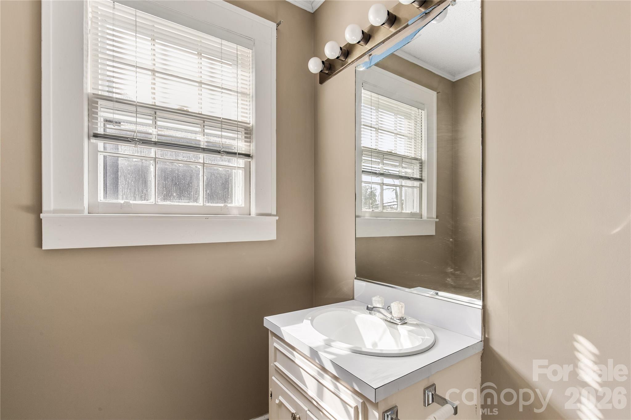 302 N White Street Property Photo 37